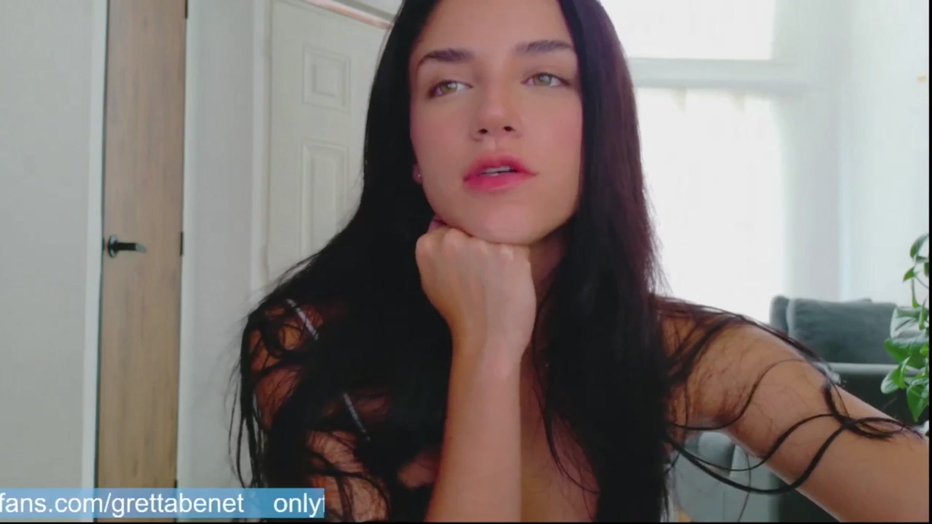 Gallery image thumbnail from GrettaBenett's myfreecams stream on, 04/02/2026, 22:40 image 6 of 20