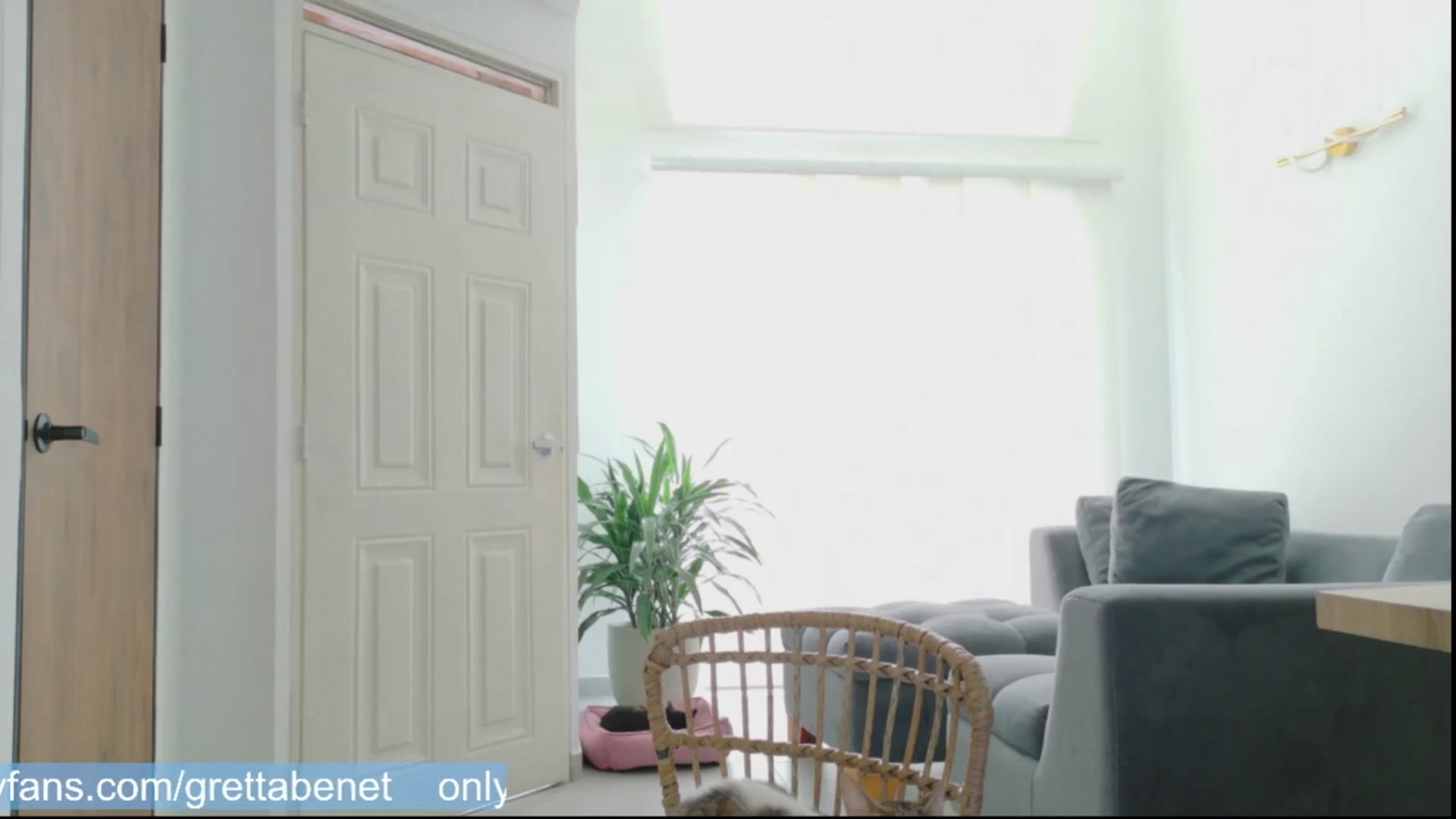 Gallery image thumbnail from GrettaBenett's myfreecams stream on, 04/15/2026, 22:15 image 15 of 20