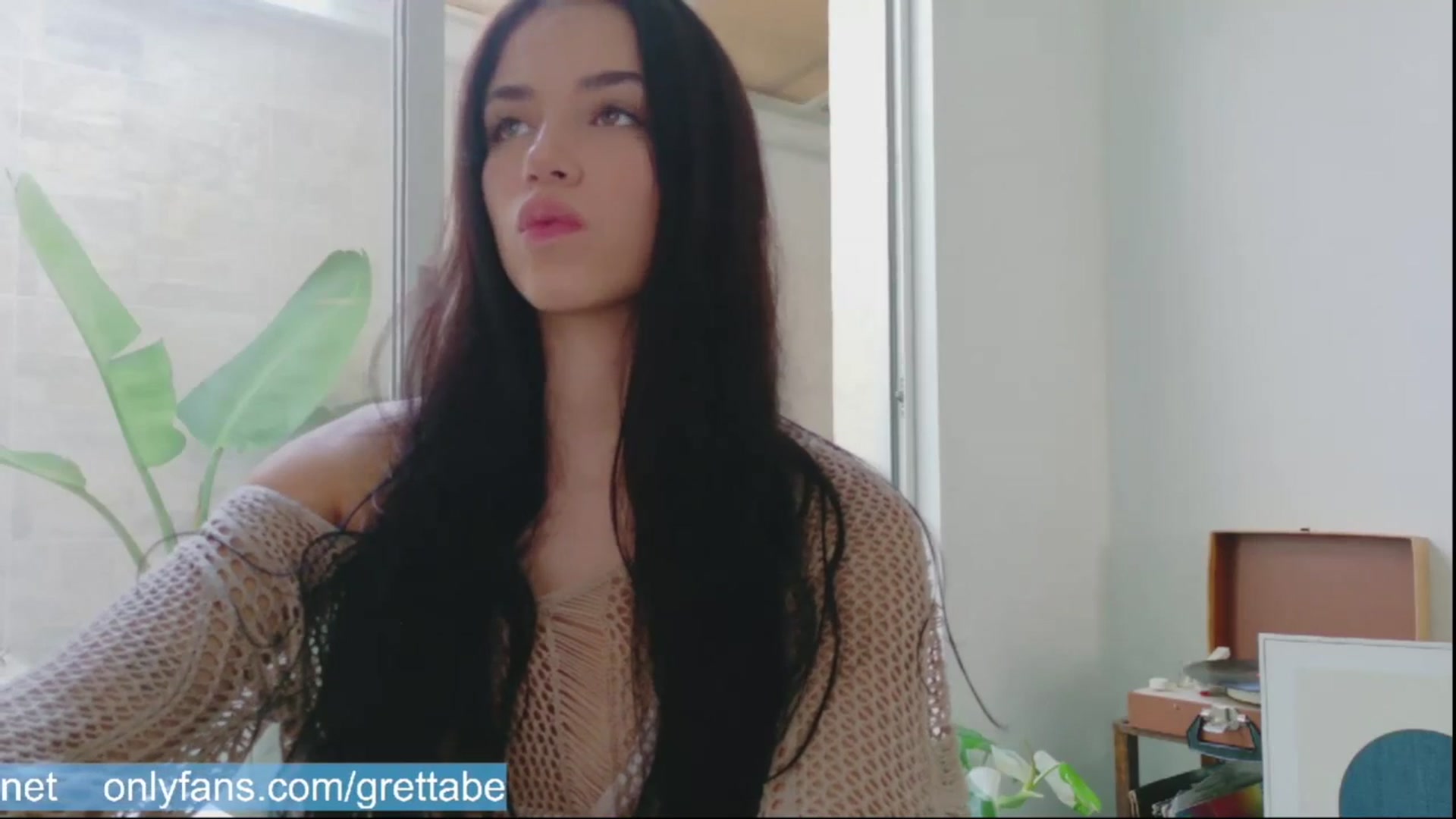 Gallery image thumbnail from GrettaBenett's myfreecams stream on, 04/22/2026, 21:20 image 15 of 20