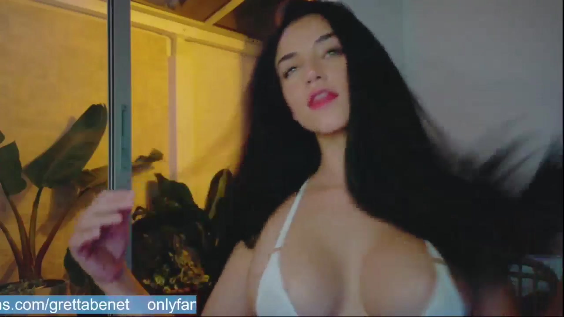 Gallery image thumbnail from GrettaBenett's myfreecams stream on, 04/22/2026, 23:30 image 7 of 20