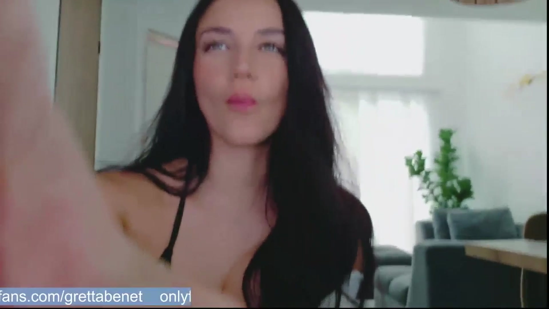 Gallery image thumbnail from GrettaBenett's myfreecams stream on, 04/29/2026, 22:44 image 6 of 20