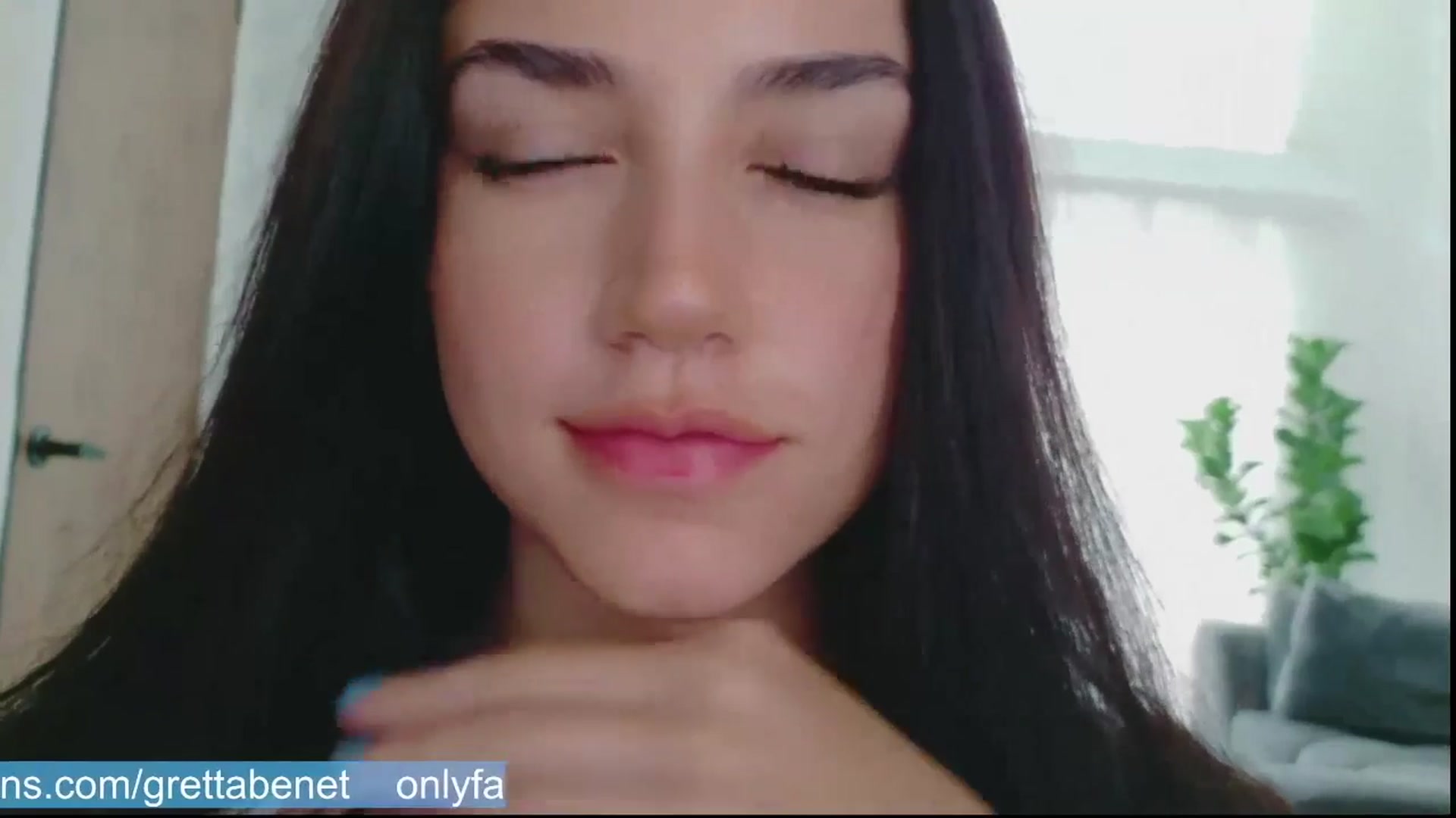 Gallery image thumbnail from GrettaBenett's myfreecams stream on, 05/04/2026, 22:41 image 5 of 20