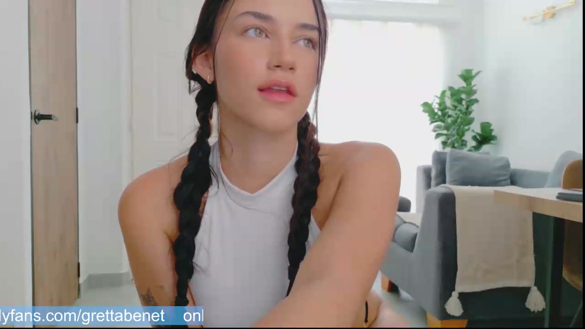 Gallery image thumbnail from GrettaBenett's myfreecams stream on, 05/23/2026, 18:59 image 9 of 20