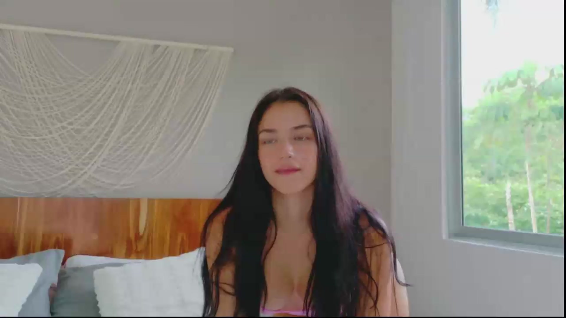 Gallery image thumbnail from GrettaBenett's myfreecams stream on, 09/11/2026, 22:50 image 15 of 20