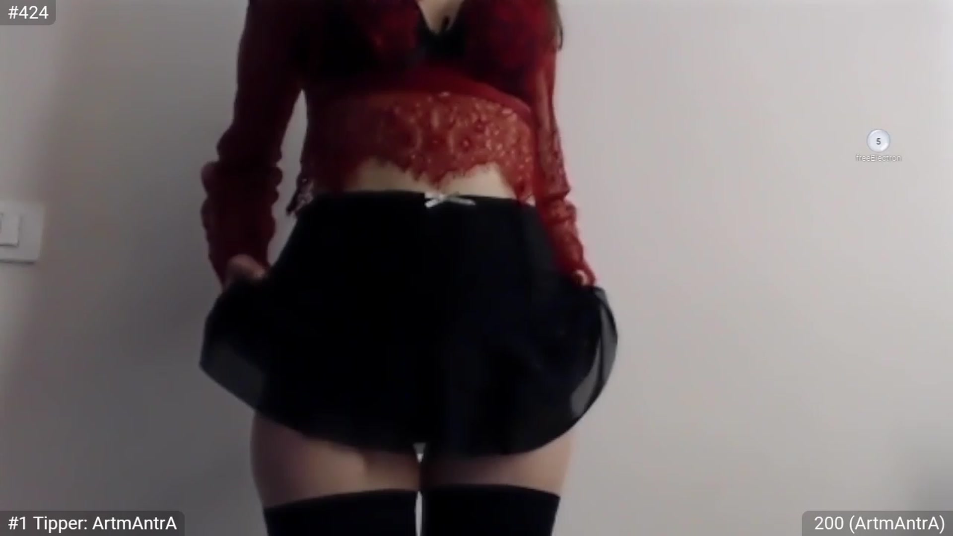 Gallery image thumbnail from GrinchCookie's myfreecams stream on, 12/07/2023, 23:17 image 4 of 20