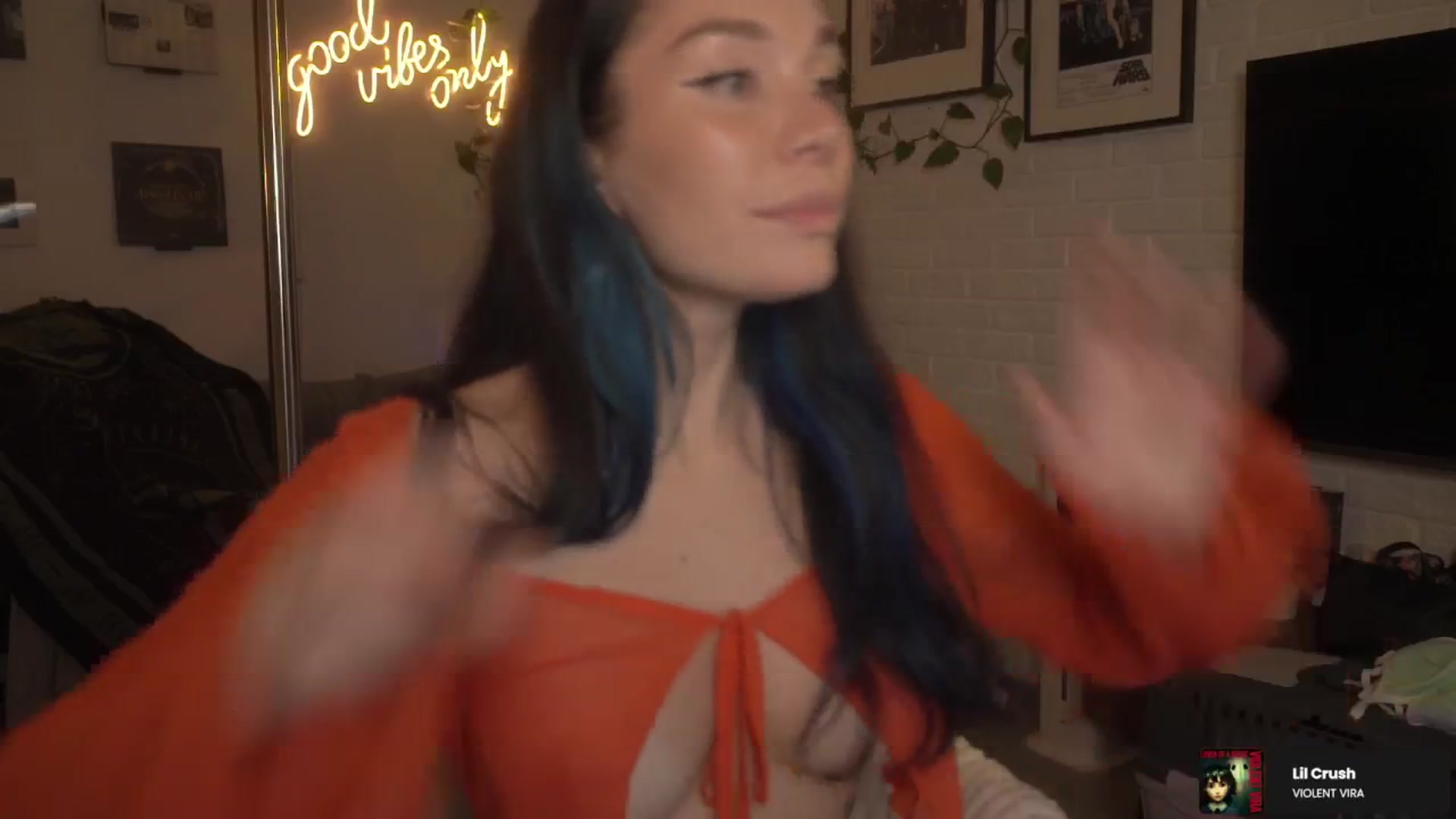 Gallery image thumbnail from Grinch_Vibes's myfreecams stream on, 12/06/2025, 03:00 image 4 of 20