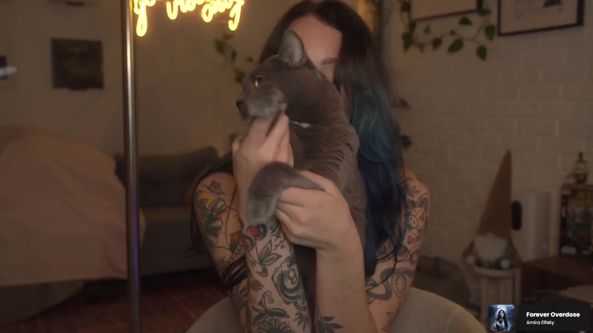 Gallery image thumbnail from Grinch_Vibes's myfreecams stream on, 12/10/2025, 24:56 image 17 of 20