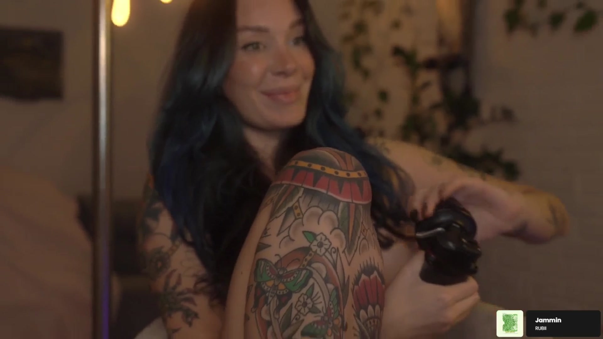 Gallery image thumbnail from Grinch_Vibes's myfreecams stream on, 12/10/2025, 24:56 image 3 of 20