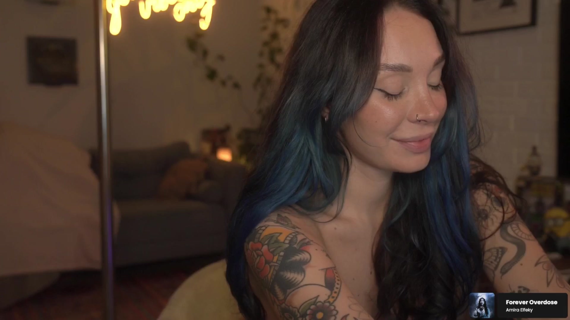 Gallery image thumbnail from Grinch_Vibes's myfreecams stream on, 12/10/2025, 24:56 image 19 of 20