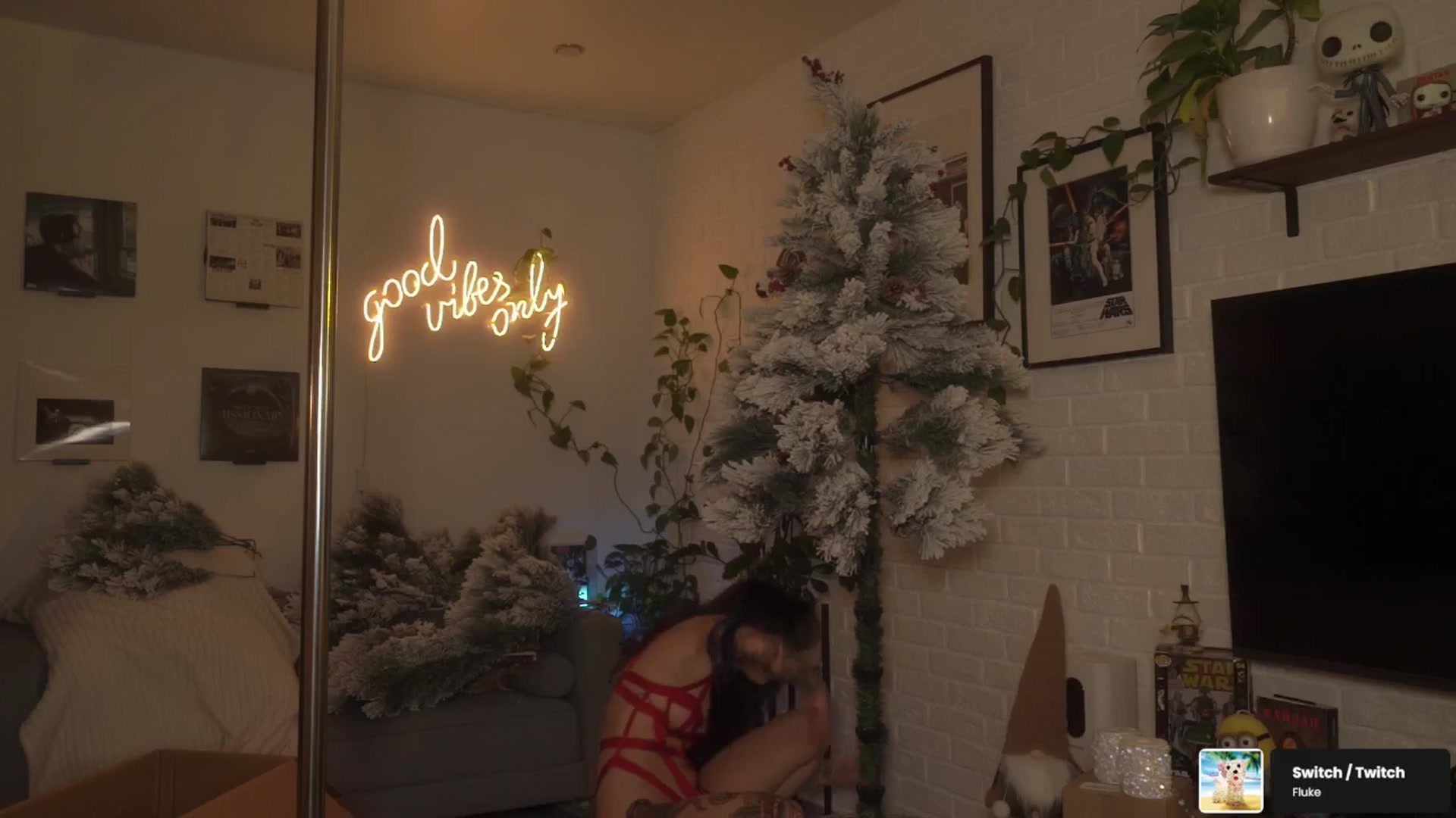 Gallery image thumbnail from Grinch_Vibes's myfreecams stream on, 12/17/2025, 24:02 image 8 of 20