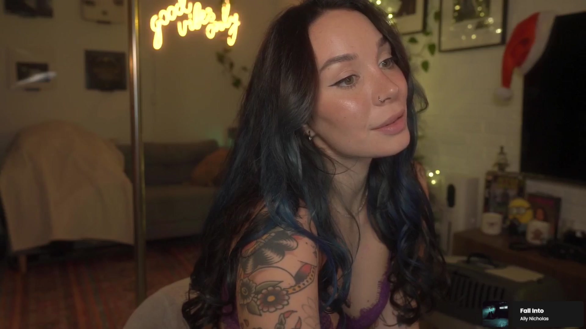 Gallery image thumbnail from Grinch_Vibes's myfreecams stream on, 12/20/2025, 01:37 image 2 of 20