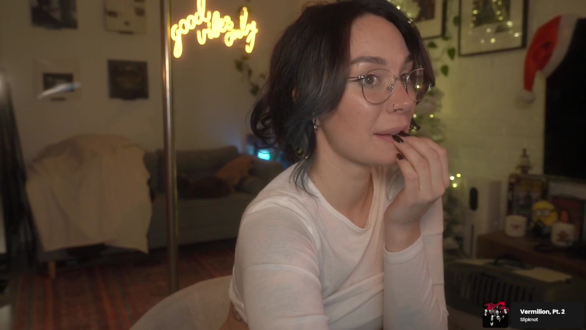 Gallery image thumbnail from Grinch_Vibes's myfreecams stream on, 12/21/2025, 03:11 image 10 of 20