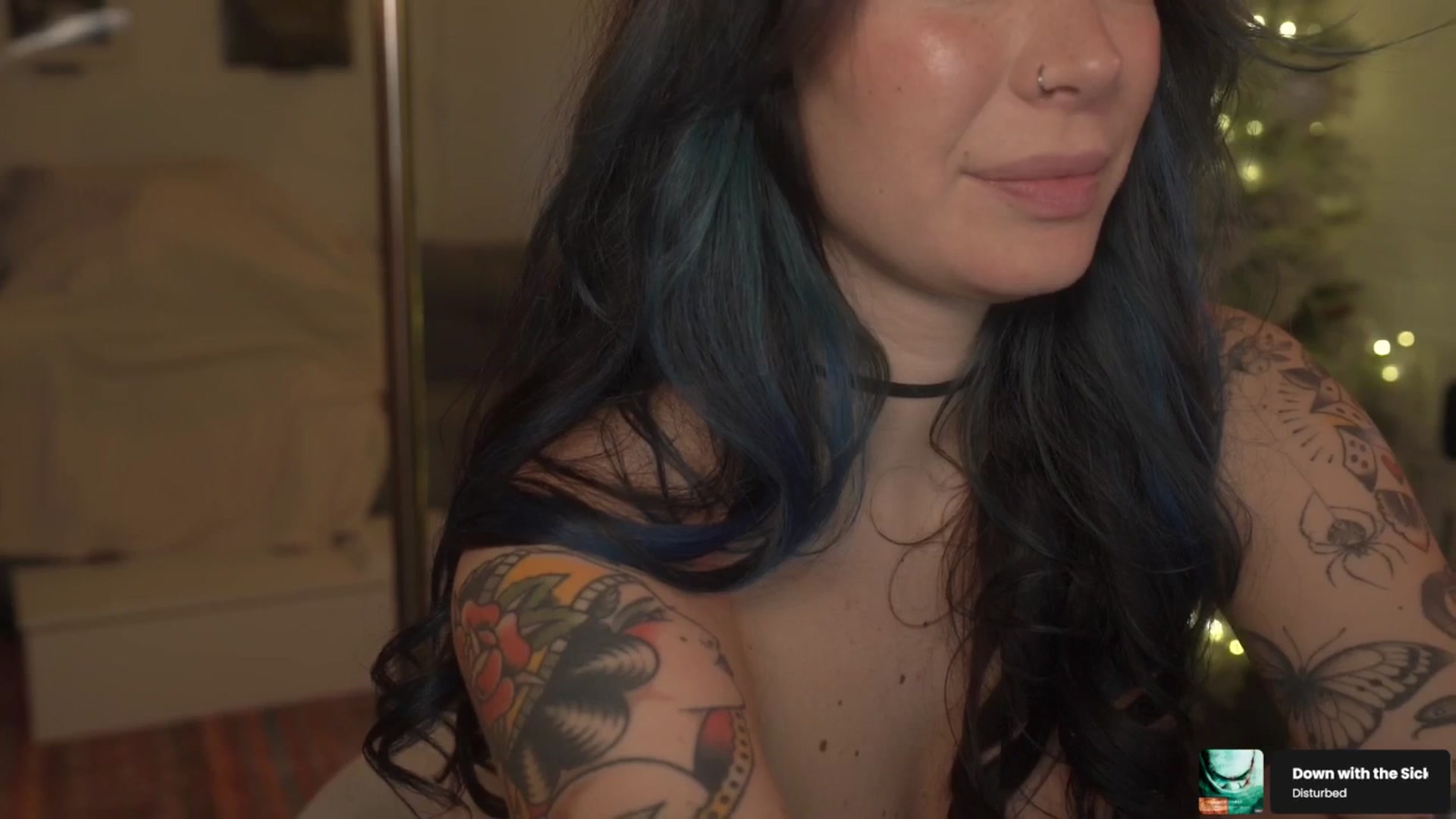 Gallery image thumbnail from Grinch_Vibes's myfreecams stream on, 12/24/2025, 02:55 image 20 of 20
