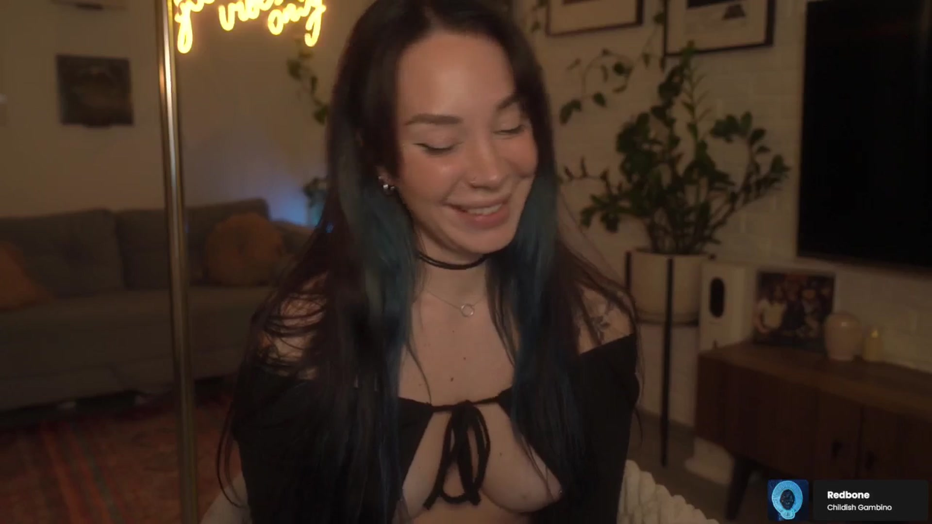 Gallery image thumbnail from Grinch_Vibes's myfreecams stream on, 01/15/2026, 03:17 image 9 of 20