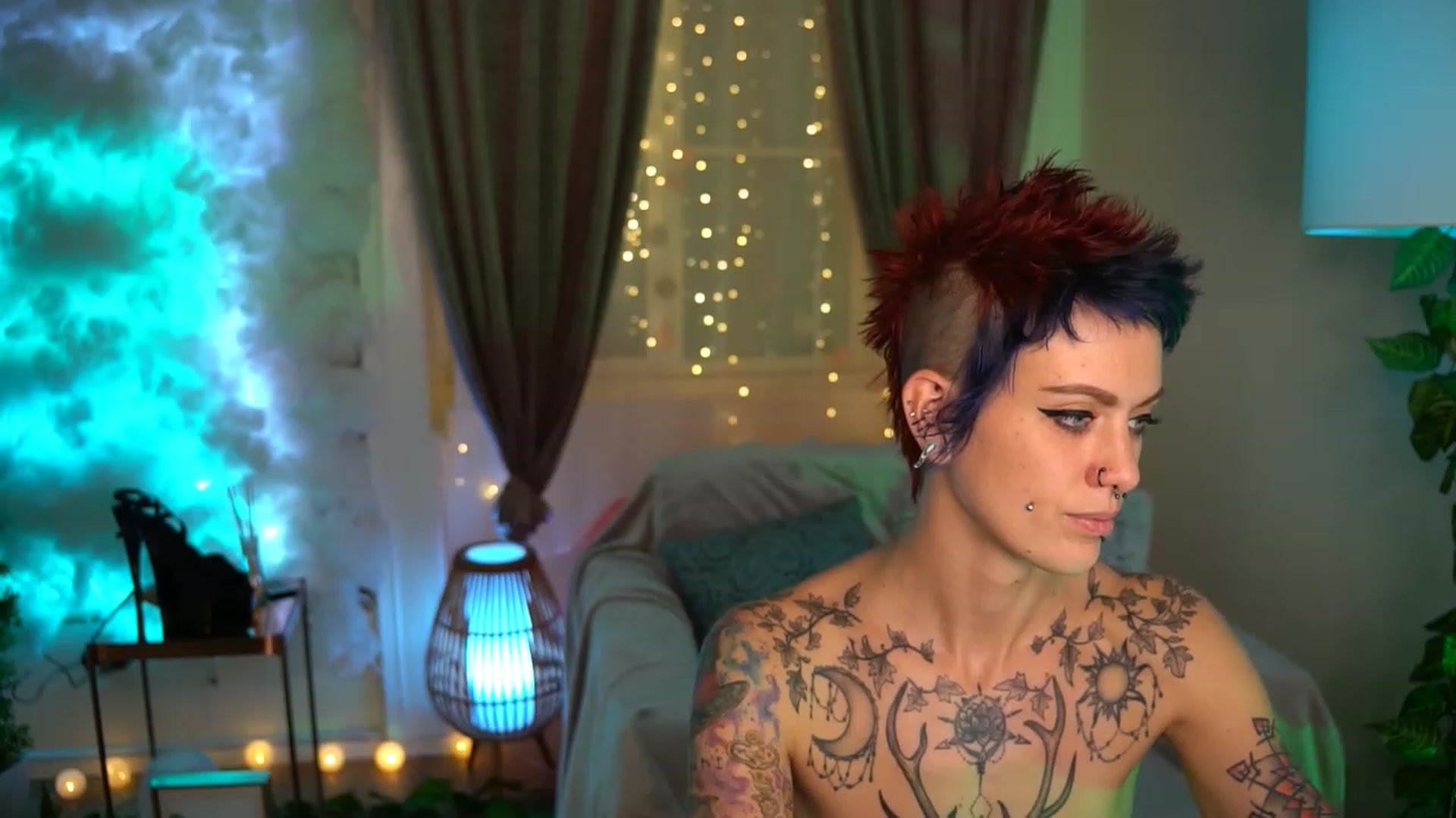 Gallery image thumbnail from Grinnnieee's myfreecams stream on, 10/21/2023, 16:36 image 7 of 20