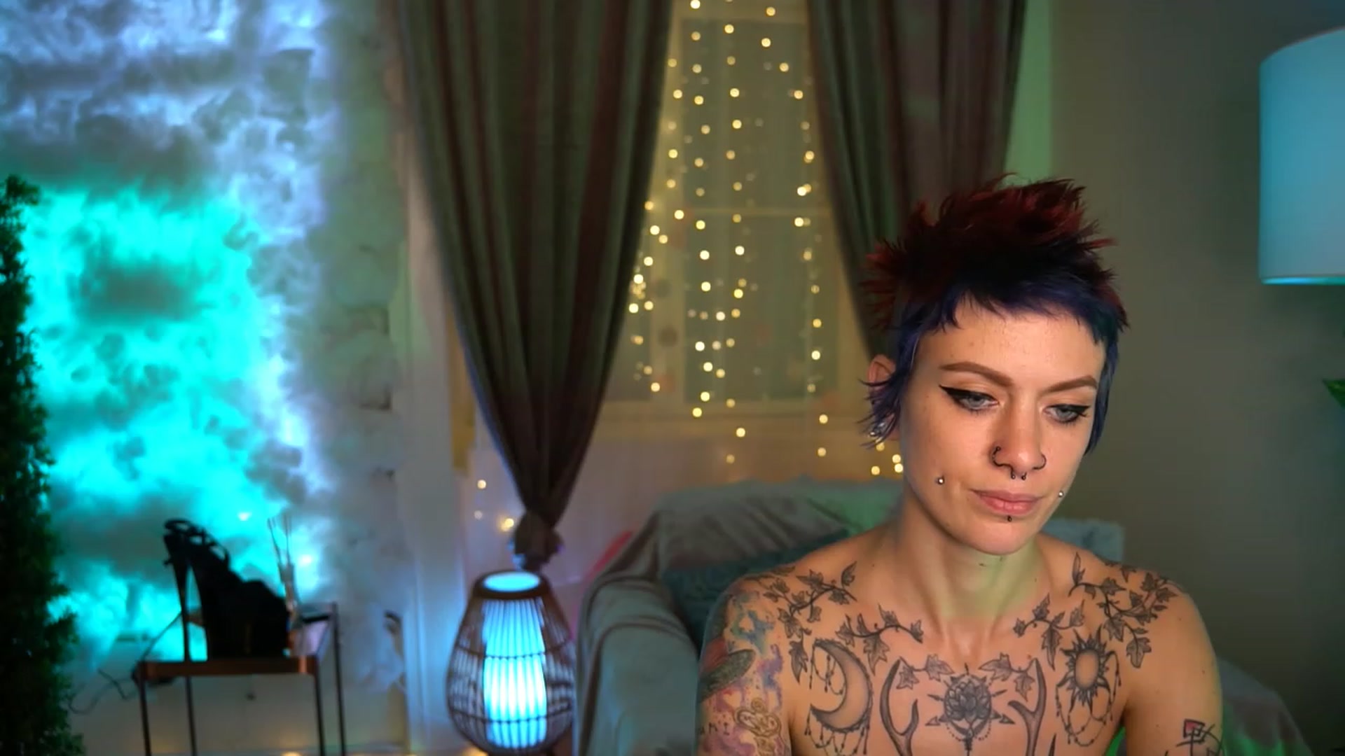 Gallery image thumbnail from Grinnnieee's myfreecams stream on, 10/21/2023, 16:36 image 14 of 20
