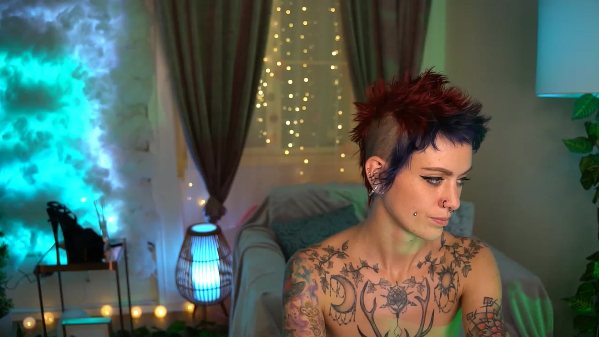Gallery image thumbnail from Grinnnieee's myfreecams stream on, 10/21/2023, 16:36 image 9 of 20