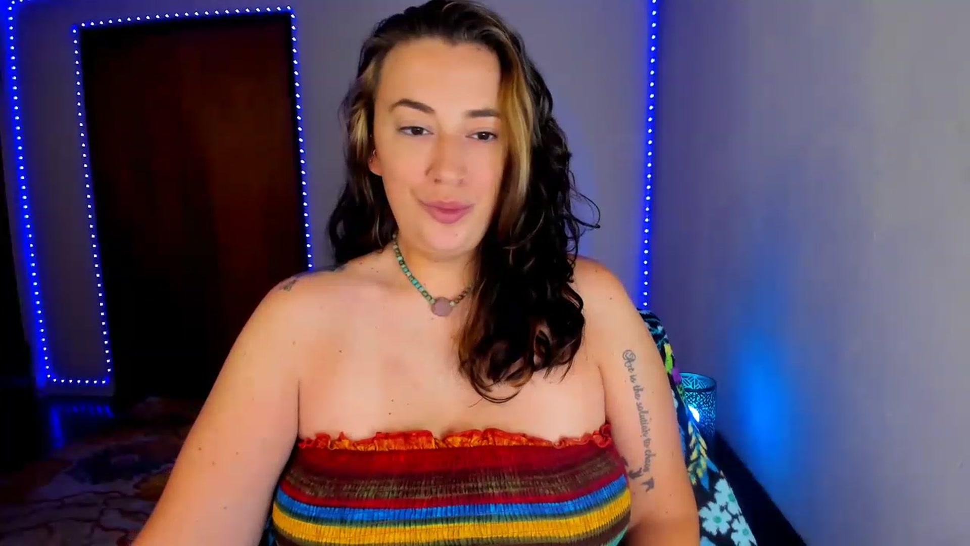 Gallery image thumbnail from GroovyBee's myfreecams stream on, 05/30/2023, 21:11 image 4 of 20