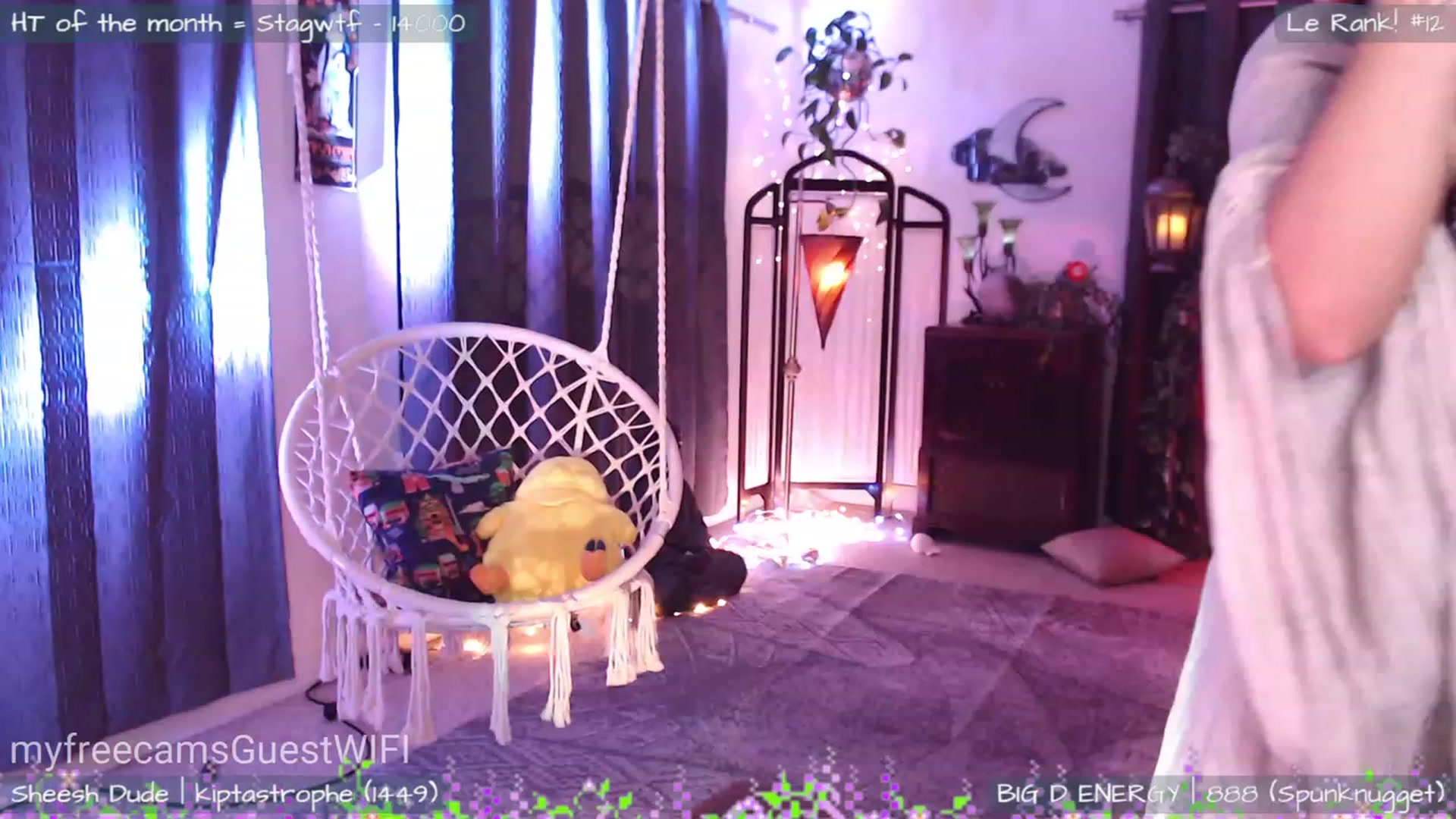 Gallery image thumbnail from GuestWIFI's myfreecams stream on, 02/28/2023, 04:21 image 16 of 20