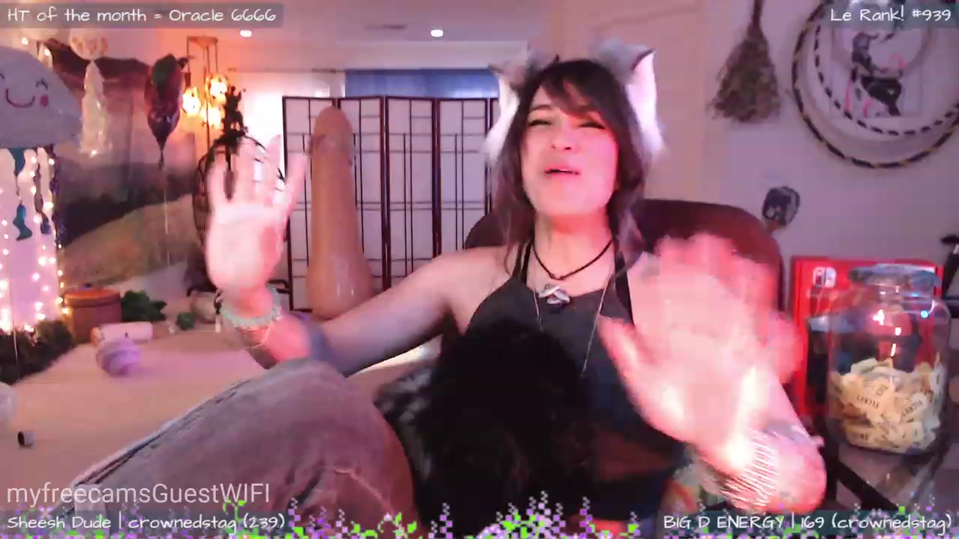 Gallery image thumbnail from GuestWIFI's myfreecams stream on, 03/16/2023, 01:58 image 10 of 20