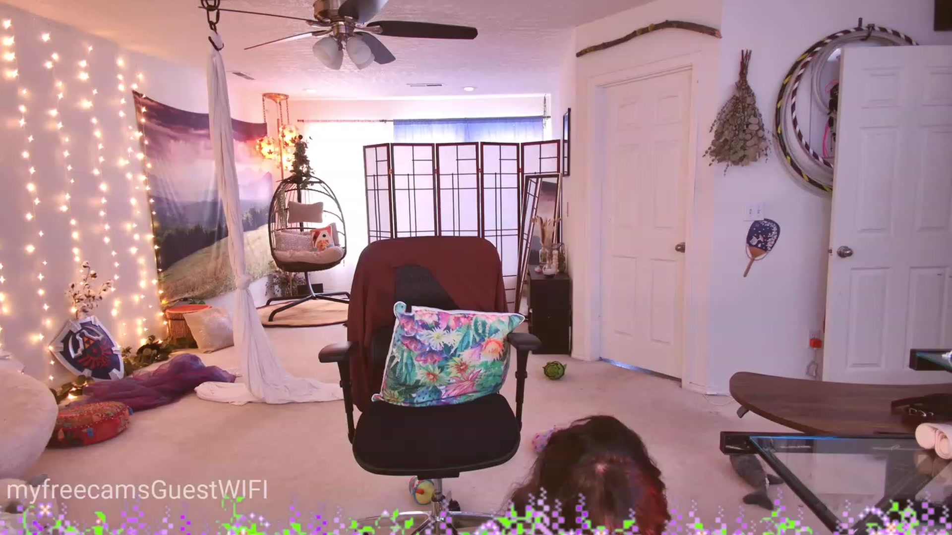 Gallery image thumbnail from GuestWIFI's myfreecams stream on, 04/22/2023, 23:39 image 7 of 20