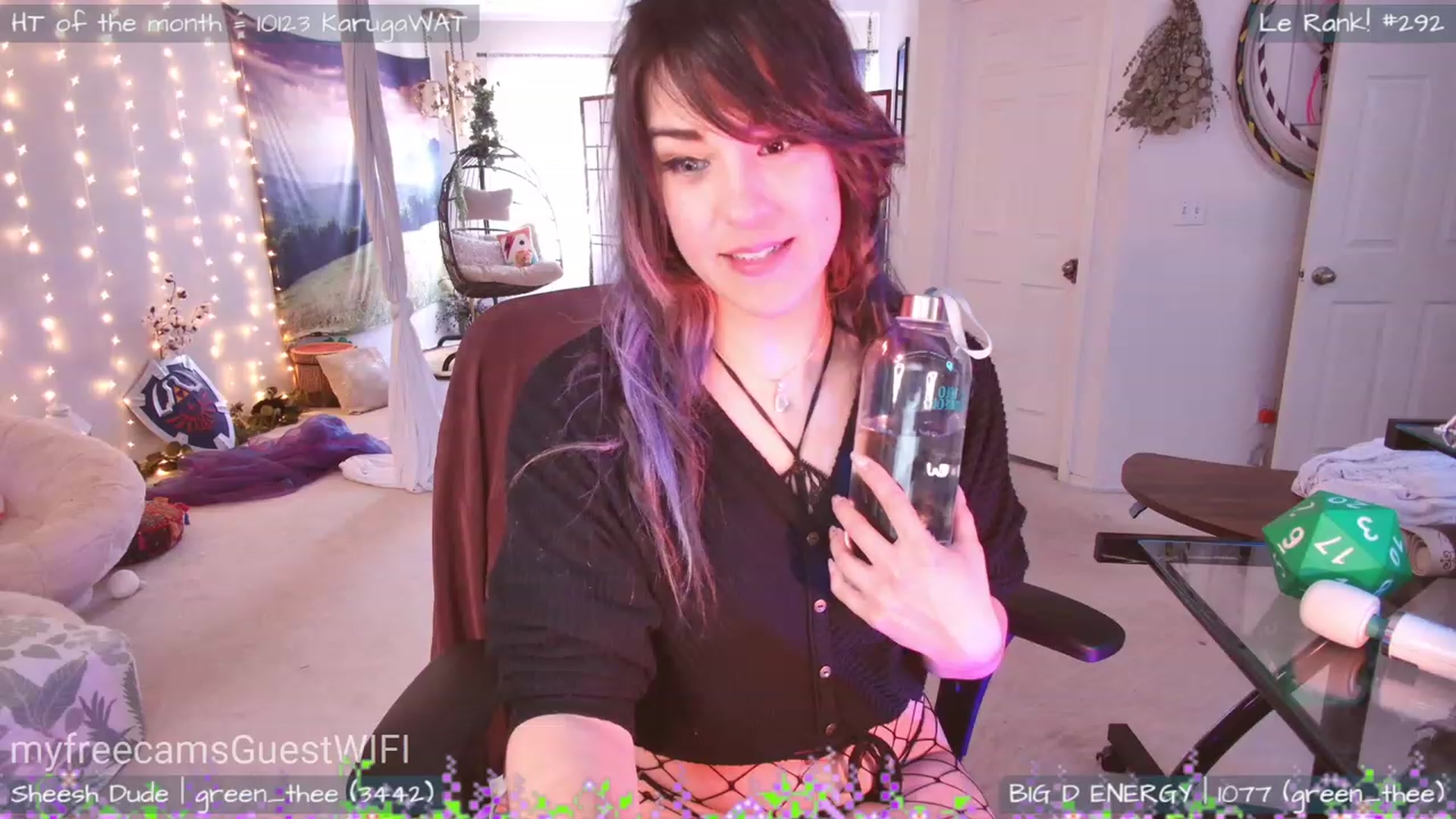 Gallery image thumbnail from GuestWIFI's myfreecams stream on, 04/25/2023, 21:43 image 9 of 20