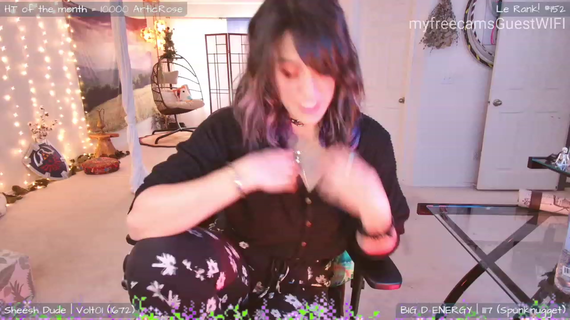 Gallery image thumbnail from GuestWIFI's myfreecams stream on, 06/17/2023, 02:07 image 1 of 20