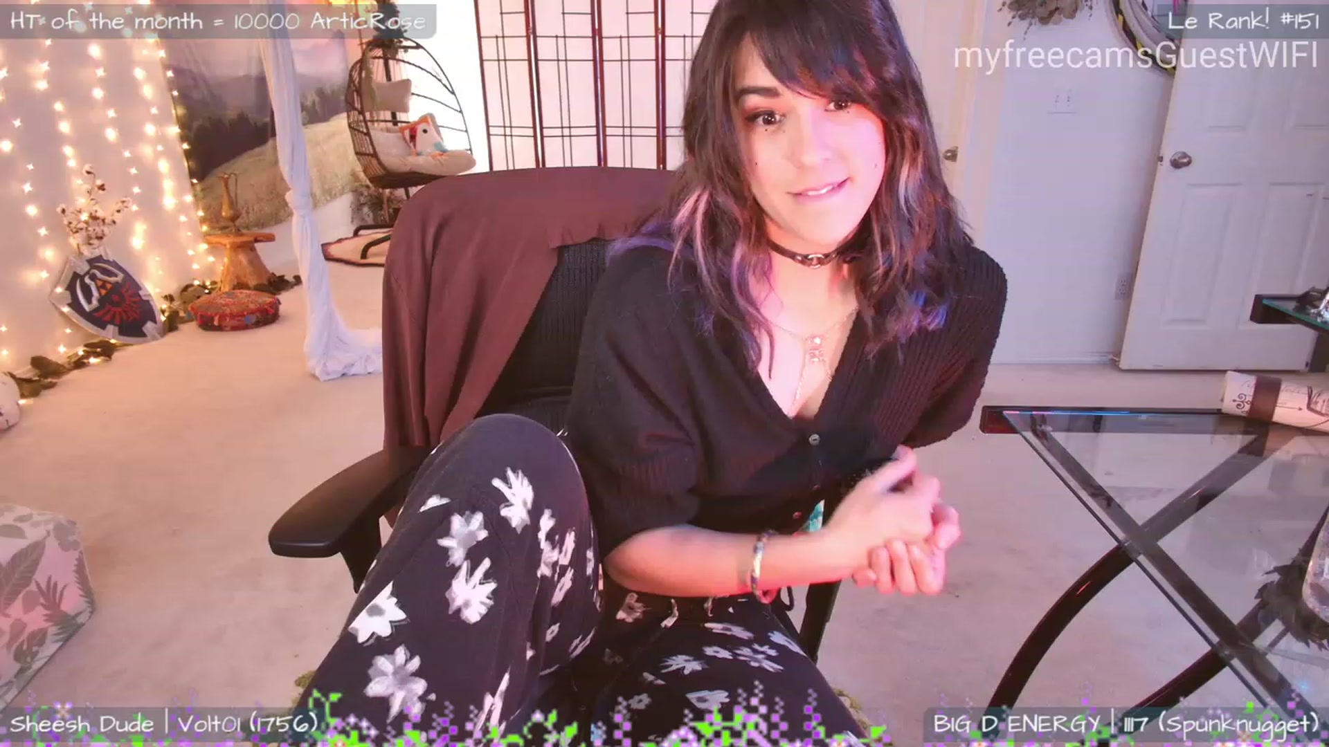Gallery image thumbnail from GuestWIFI's myfreecams stream on, 06/17/2023, 02:07 image 16 of 20