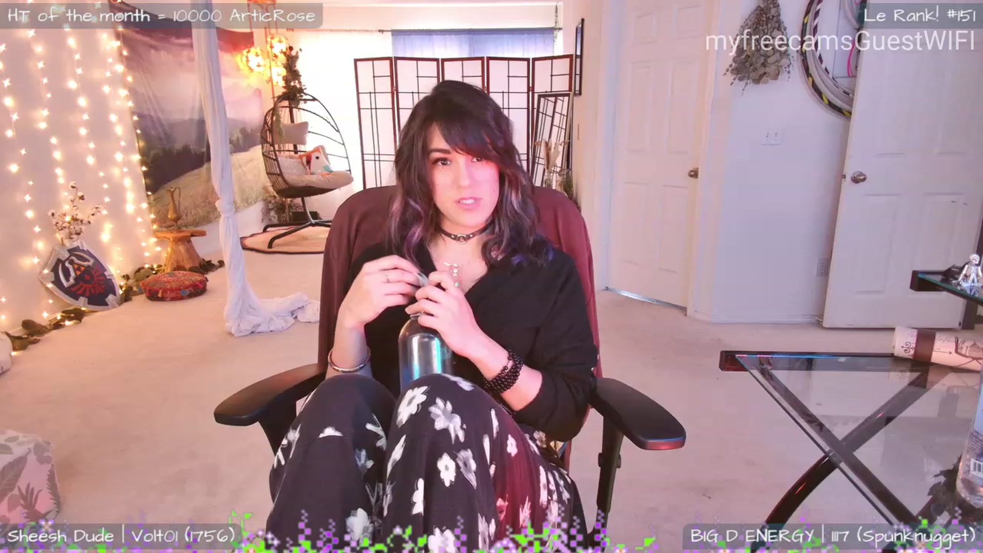 Gallery image thumbnail from GuestWIFI's myfreecams stream on, 06/17/2023, 02:07 image 4 of 20