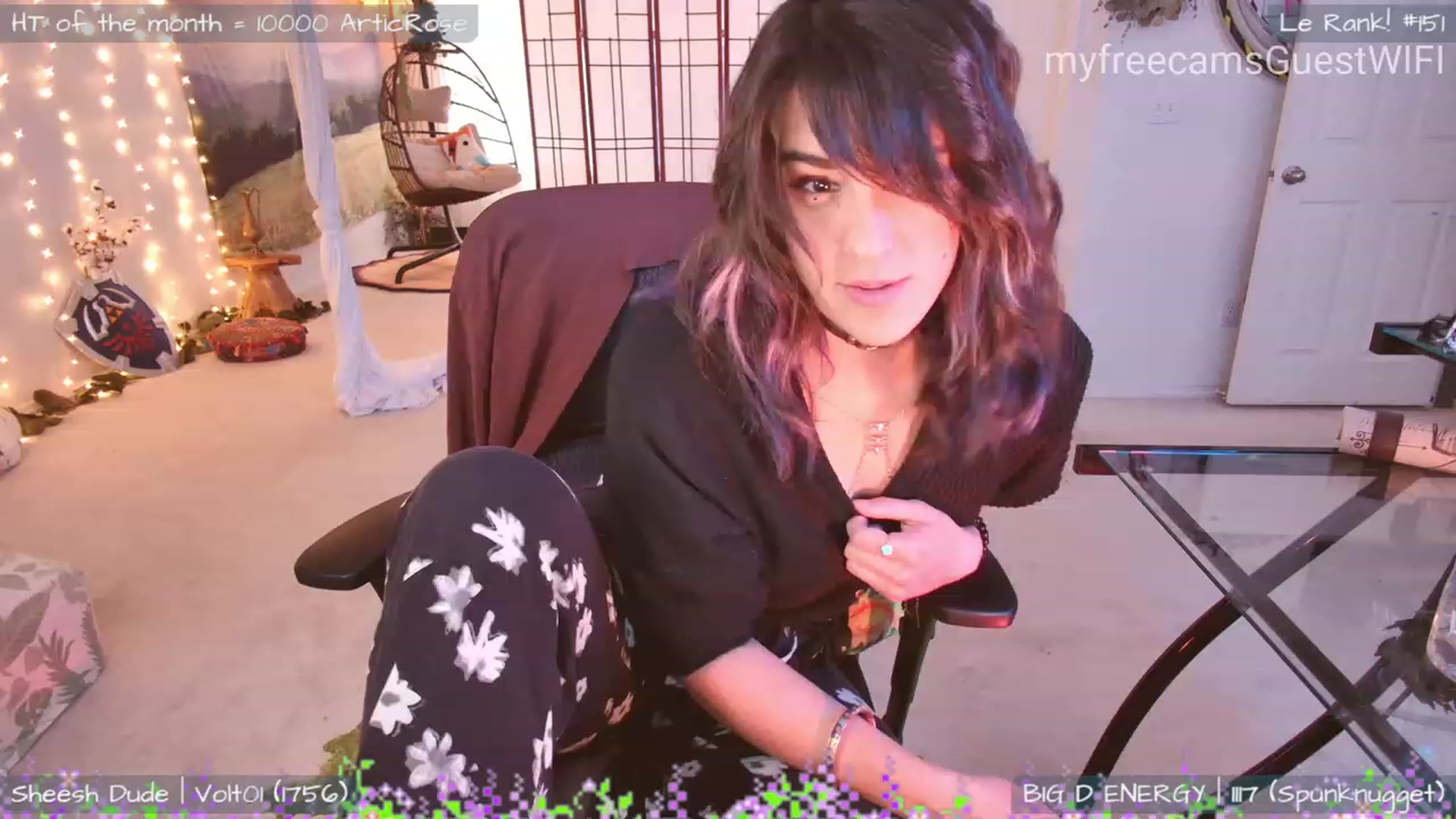 Gallery image thumbnail from GuestWIFI's myfreecams stream on, 06/17/2023, 02:07 image 15 of 20
