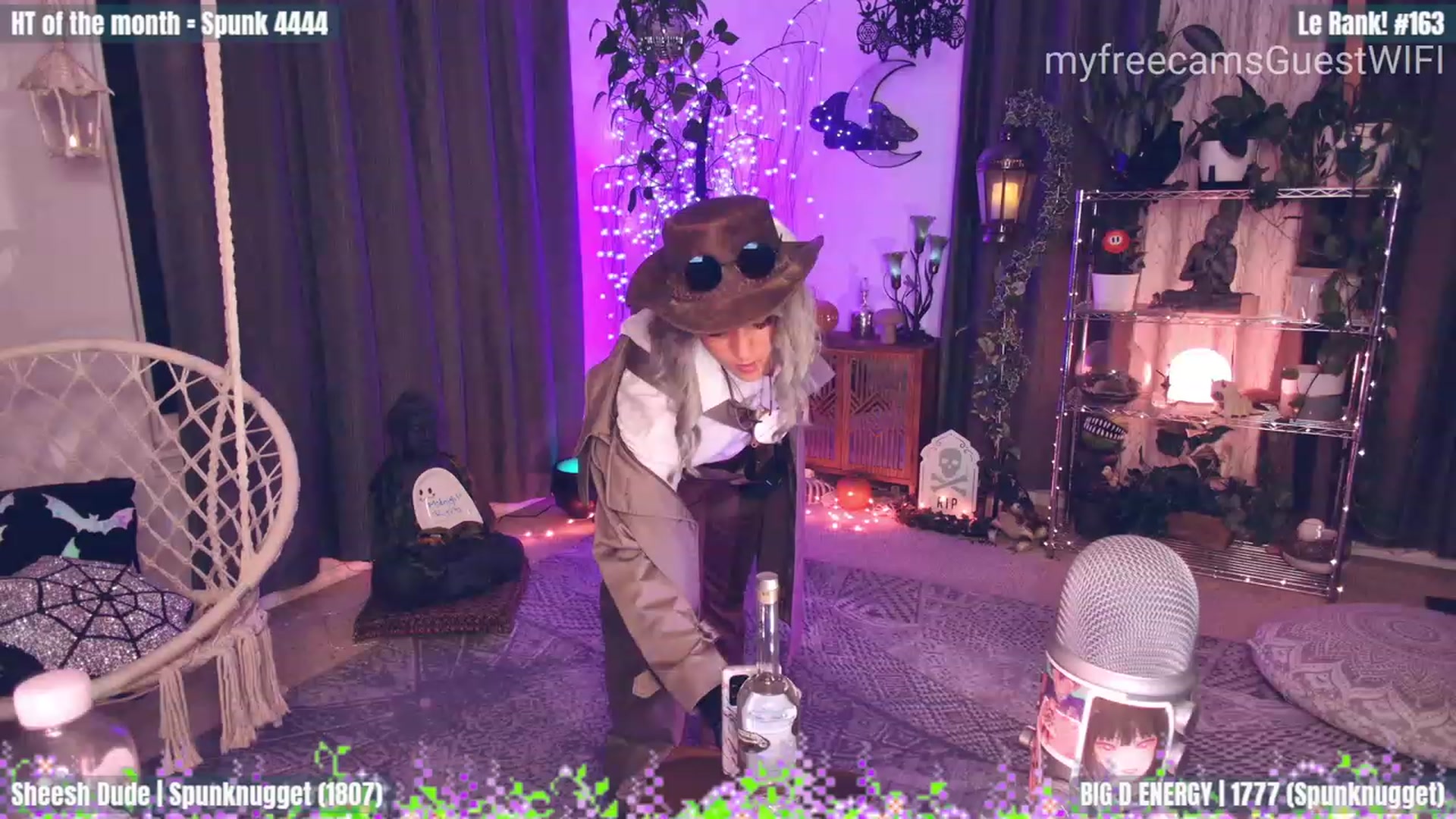 Gallery image thumbnail from GuestWIFI's myfreecams stream on, 10/08/2023, 04:37 image 1 of 20