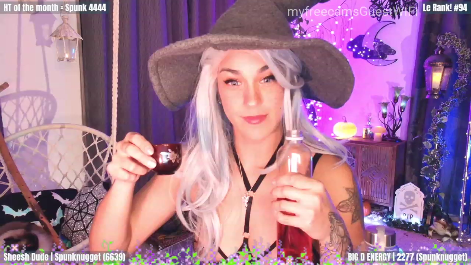 Gallery image thumbnail from GuestWIFI's myfreecams stream on, 10/21/2023, 04:31 image 10 of 20