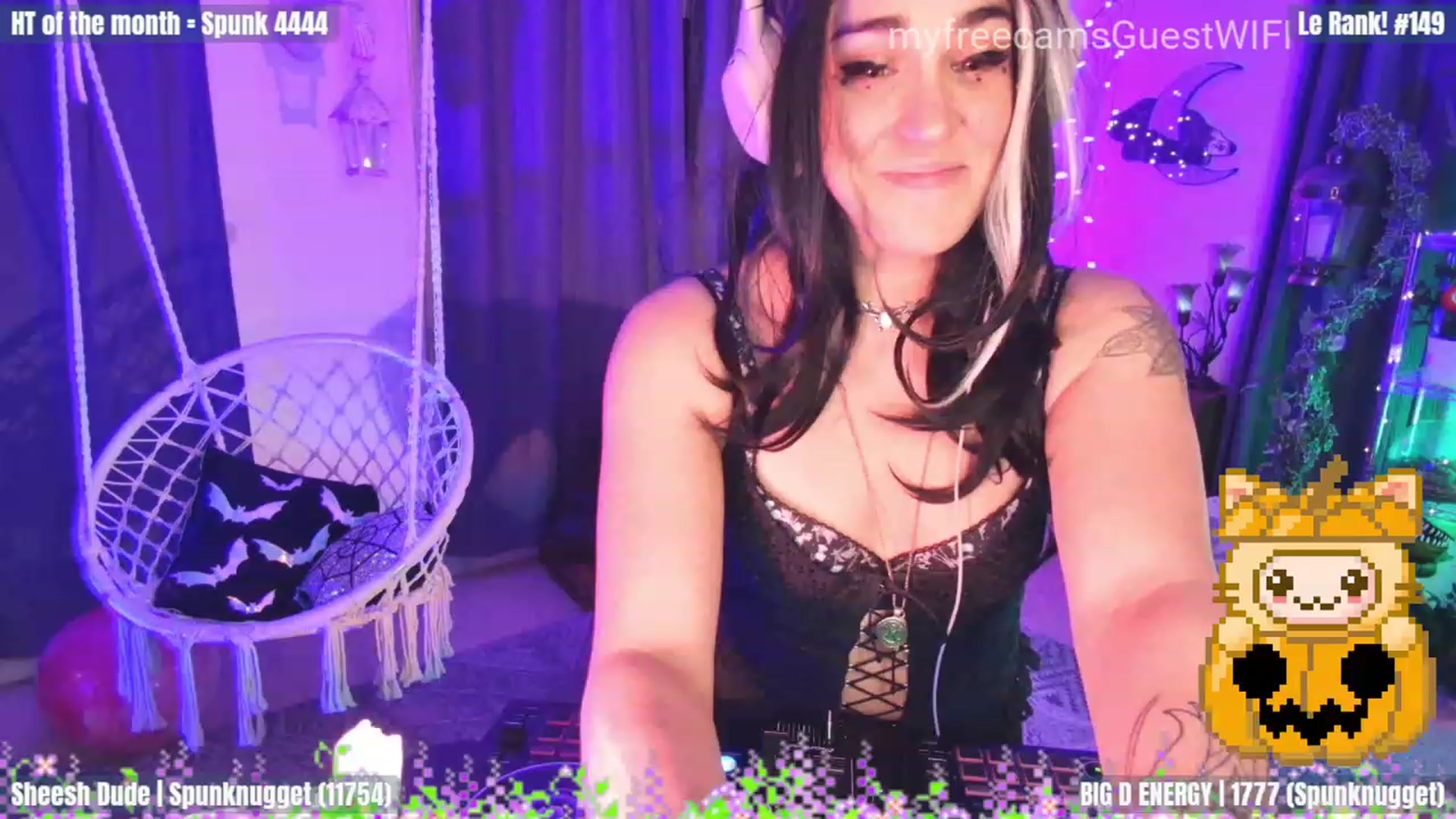 Gallery image thumbnail from GuestWIFI's myfreecams stream on, 11/01/2023, 06:23 image 12 of 20