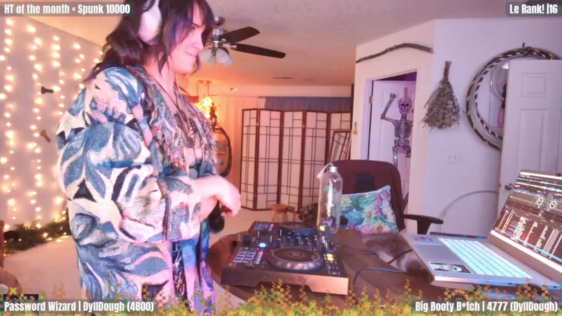 Gallery image thumbnail from GuestWIFI's myfreecams stream on, 02/07/2024, 06:21 image 15 of 20
