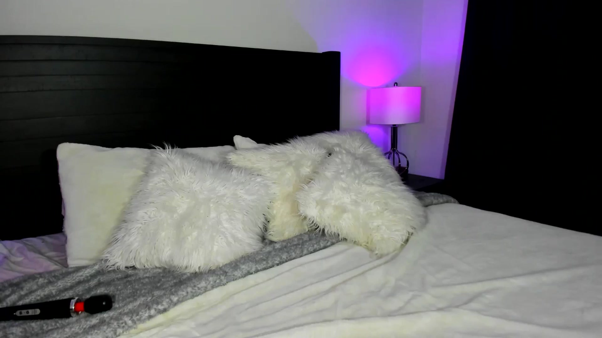 Gallery image thumbnail from GwenBB's myfreecams stream on, 10/28/2024, 22:58 image 5 of 20