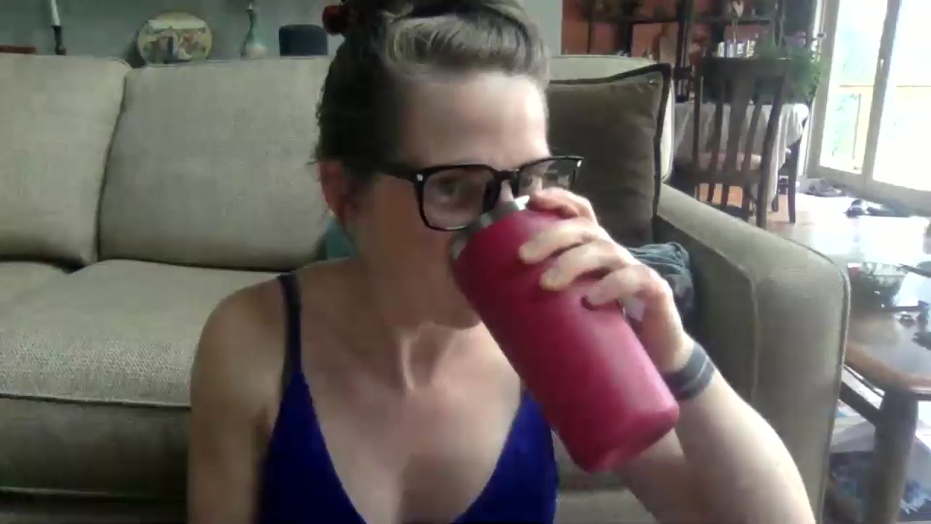 Gallery image thumbnail from GwenieDragon's myfreecams stream on, 04/21/2024, 20:04 image 1 of 20