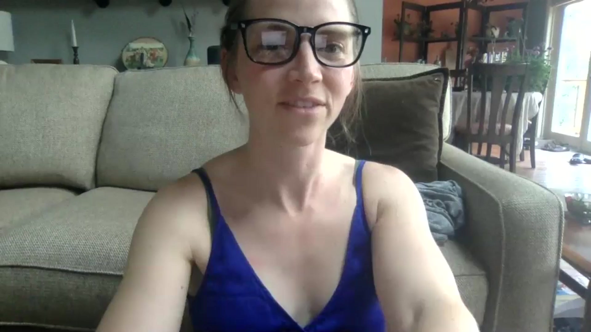 Gallery image thumbnail from GwenieDragon's myfreecams stream on, 04/21/2024, 20:04 image 12 of 20