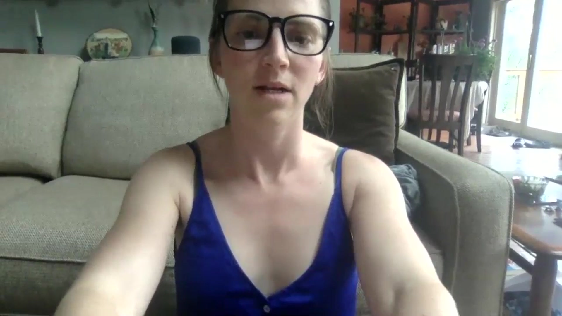 Gallery image thumbnail from GwenieDragon's myfreecams stream on, 04/21/2024, 20:04 image 2 of 20