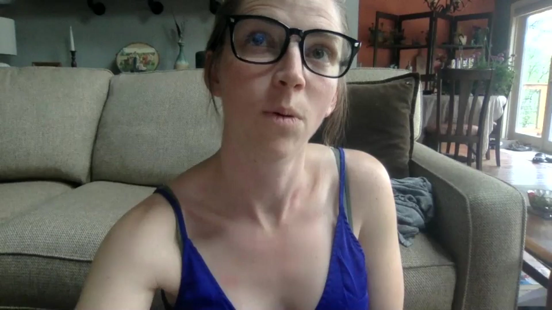 Gallery image thumbnail from GwenieDragon's myfreecams stream on, 04/21/2024, 20:04 image 7 of 20