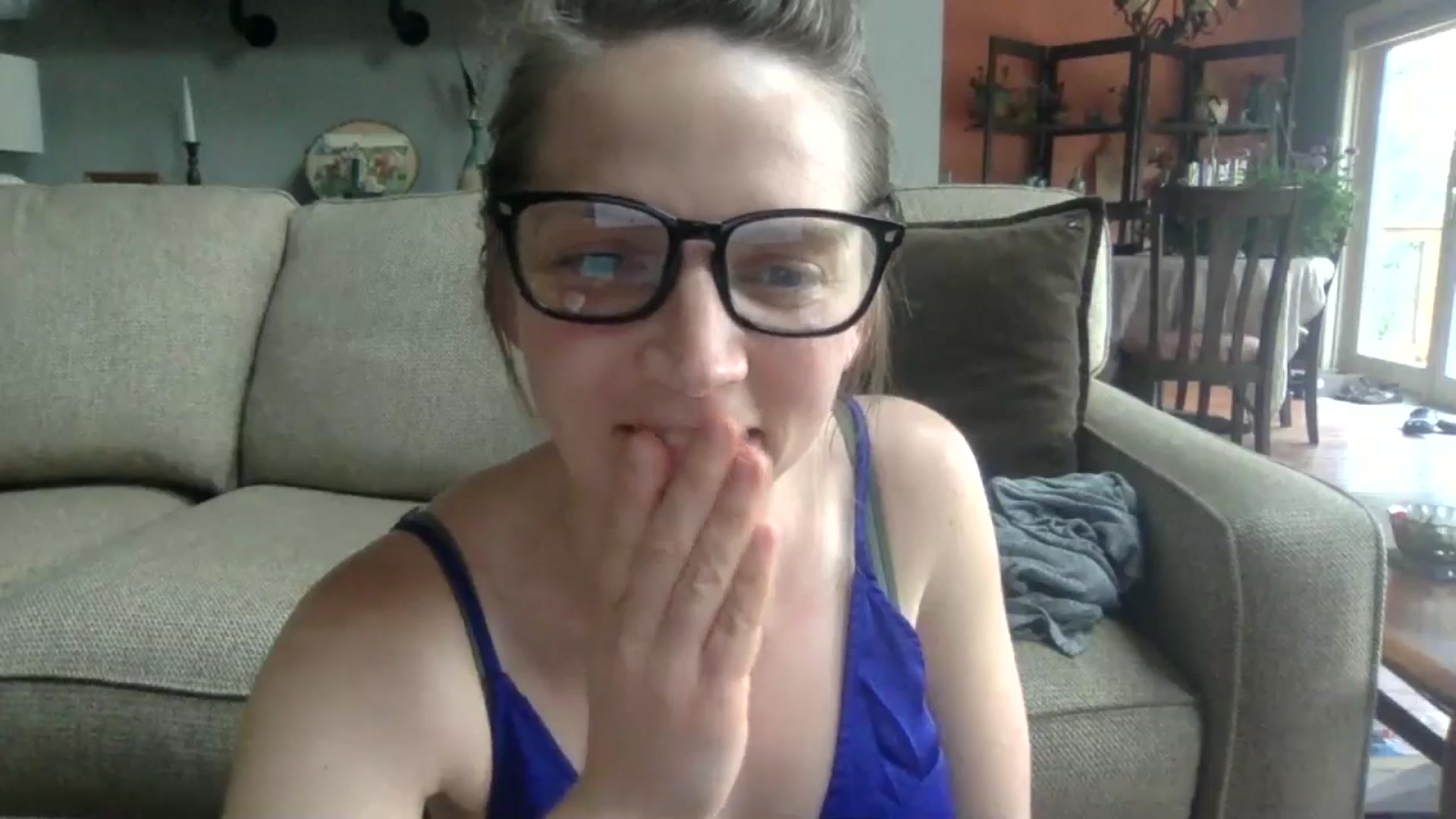Gallery image thumbnail from GwenieDragon's myfreecams stream on, 04/21/2024, 20:04 image 11 of 20