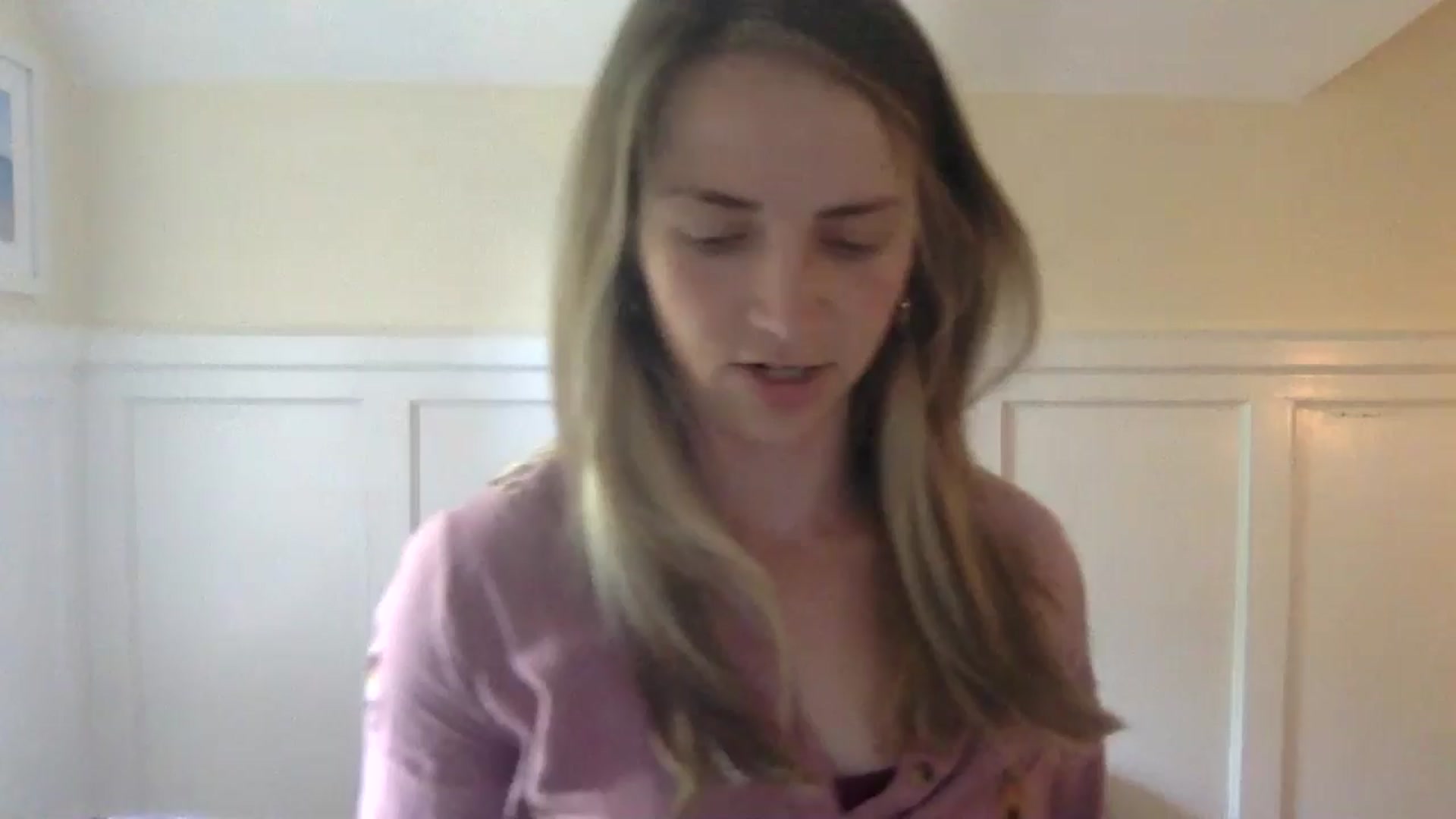 Gallery image thumbnail from GwenieDragon's myfreecams stream on, 04/27/2024, 15:53 image 4 of 20