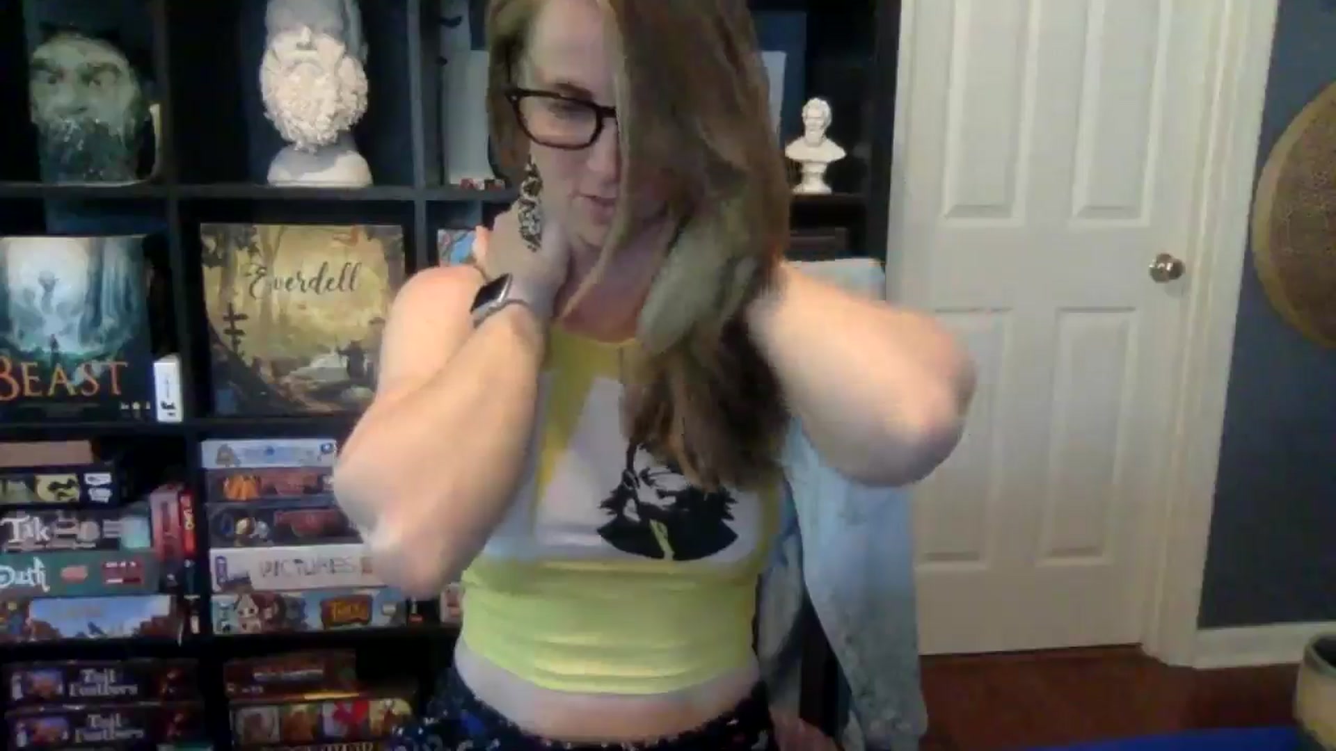 Gallery image thumbnail from GwenieDragon's myfreecams stream on, 04/29/2024, 21:14 image 15 of 20