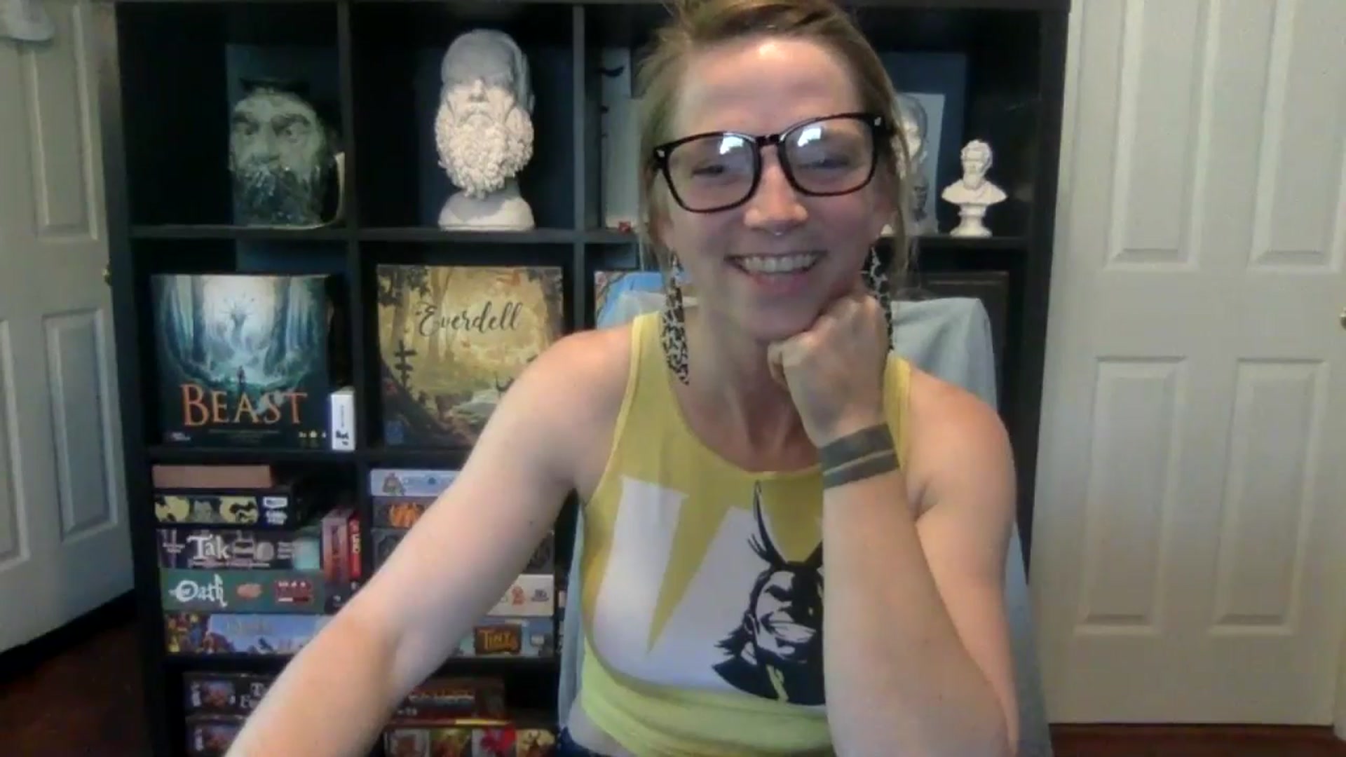 Gallery image thumbnail from GwenieDragon's myfreecams stream on, 04/29/2024, 21:14 image 8 of 20