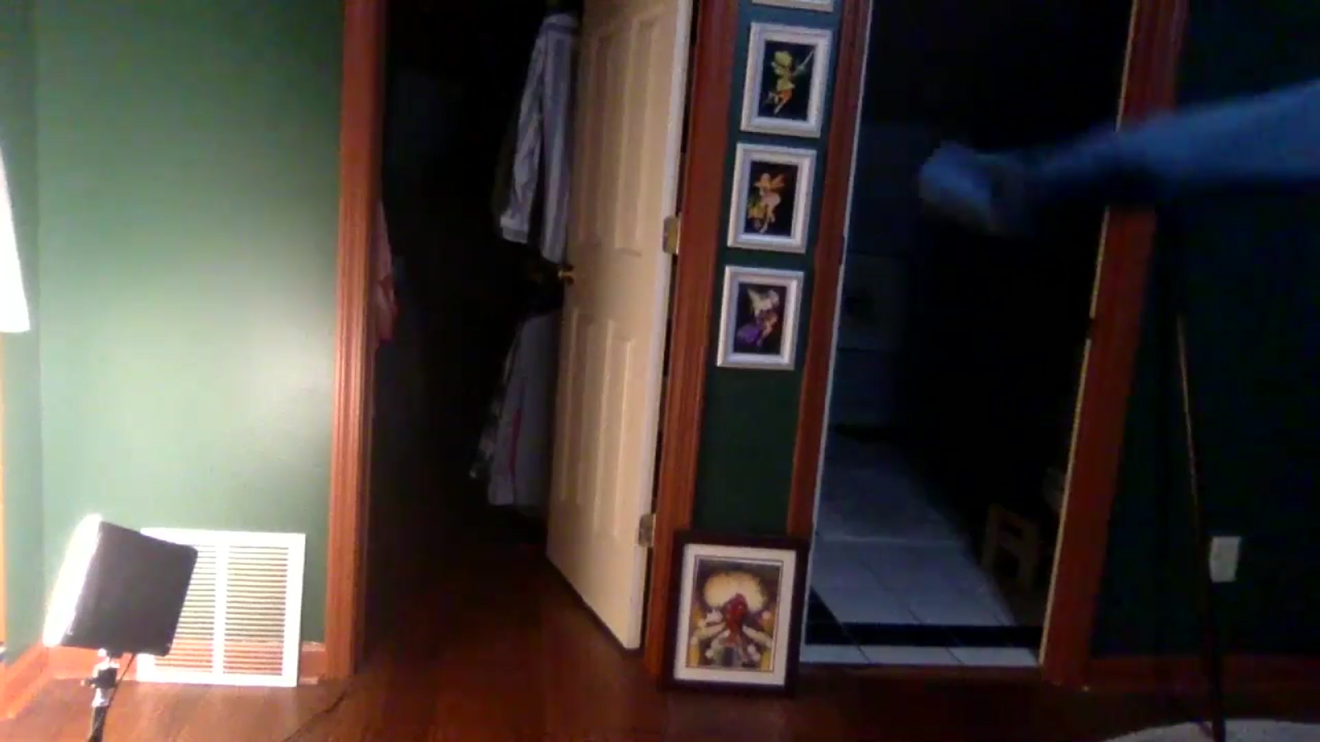 Gallery image thumbnail from GwenieDragon's myfreecams stream on, 05/03/2024, 24:45 image 14 of 20