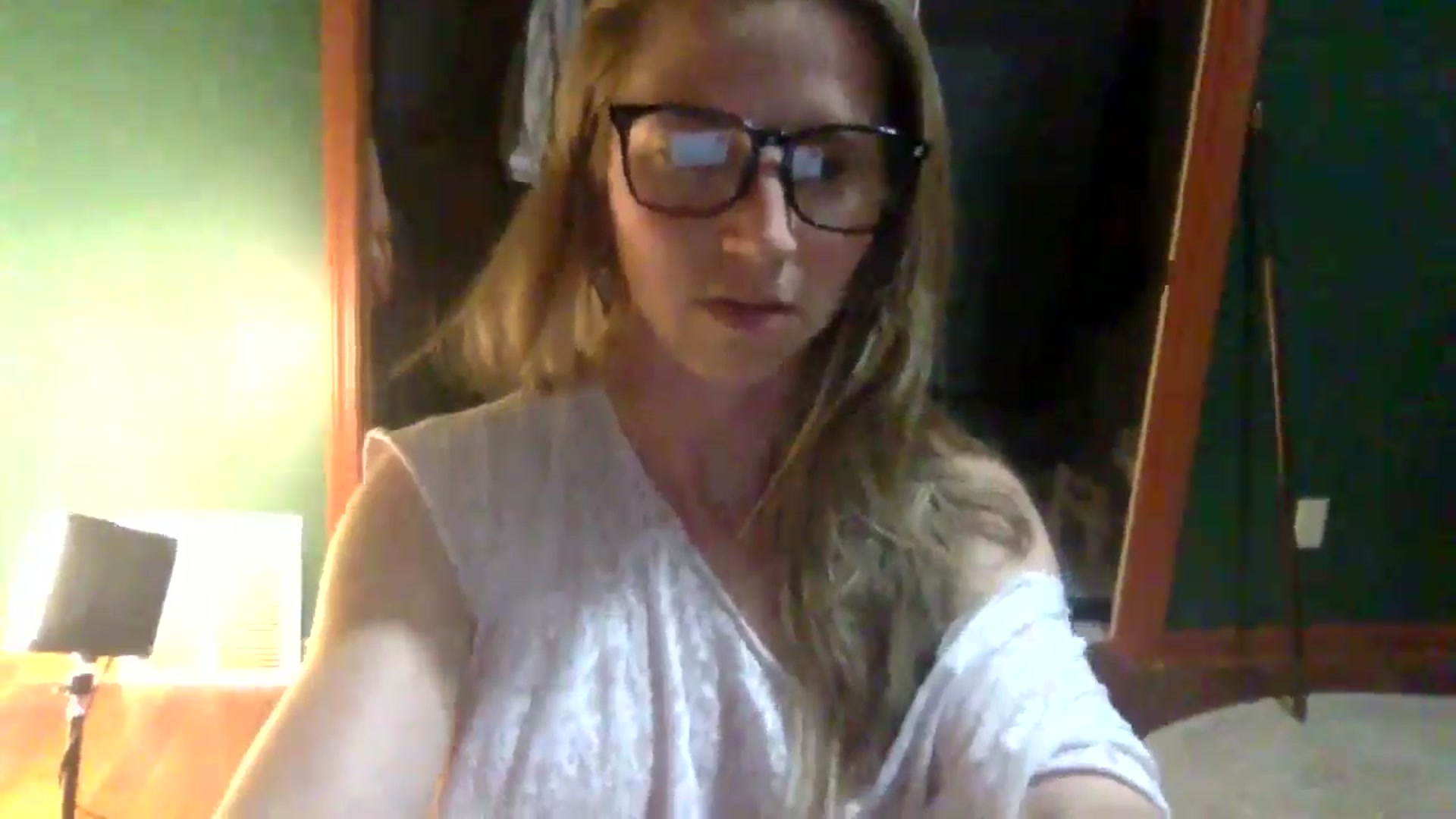 Gallery image thumbnail from GwenieDragon's myfreecams stream on, 05/03/2024, 24:45 image 12 of 20