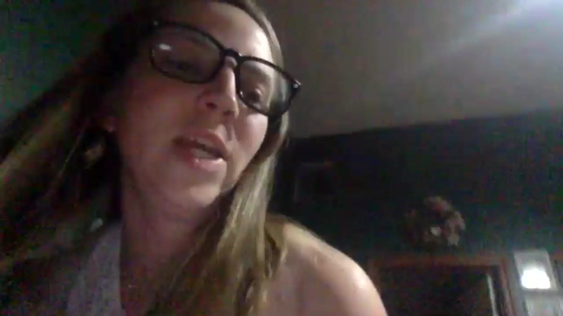 Gallery image thumbnail from GwenieDragon's myfreecams stream on, 05/03/2024, 24:45 image 1 of 20