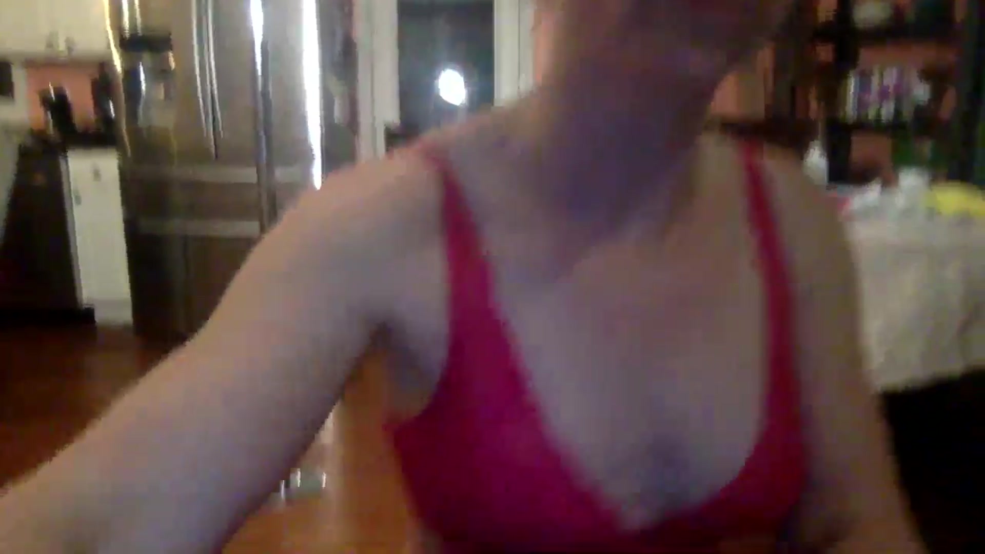 Gallery image thumbnail from GwenieDragon's myfreecams stream on, 05/05/2024, 02:07 image 7 of 20
