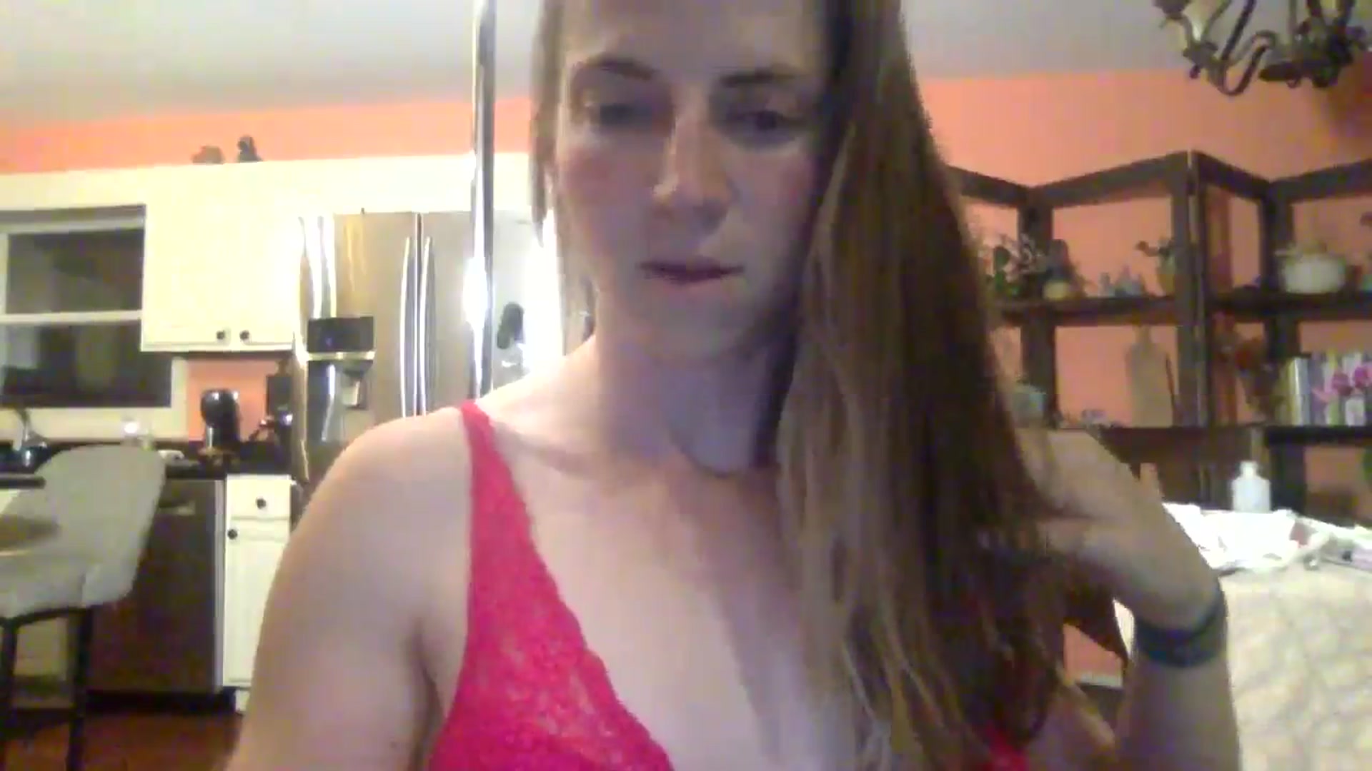 Gallery image thumbnail from GwenieDragon's myfreecams stream on, 05/05/2024, 02:07 image 19 of 20