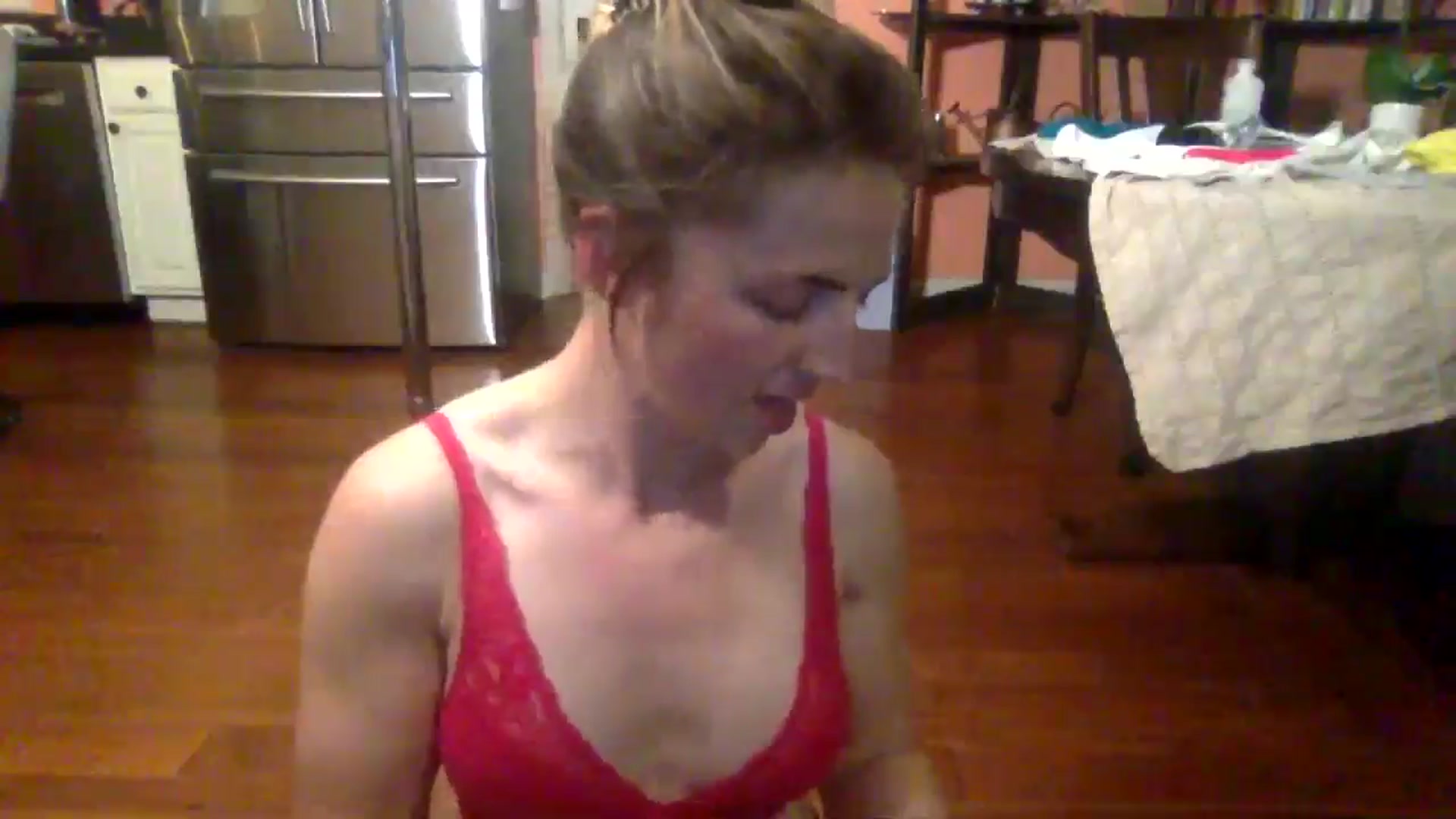 Gallery image thumbnail from GwenieDragon's myfreecams stream on, 05/05/2024, 02:07 image 5 of 20