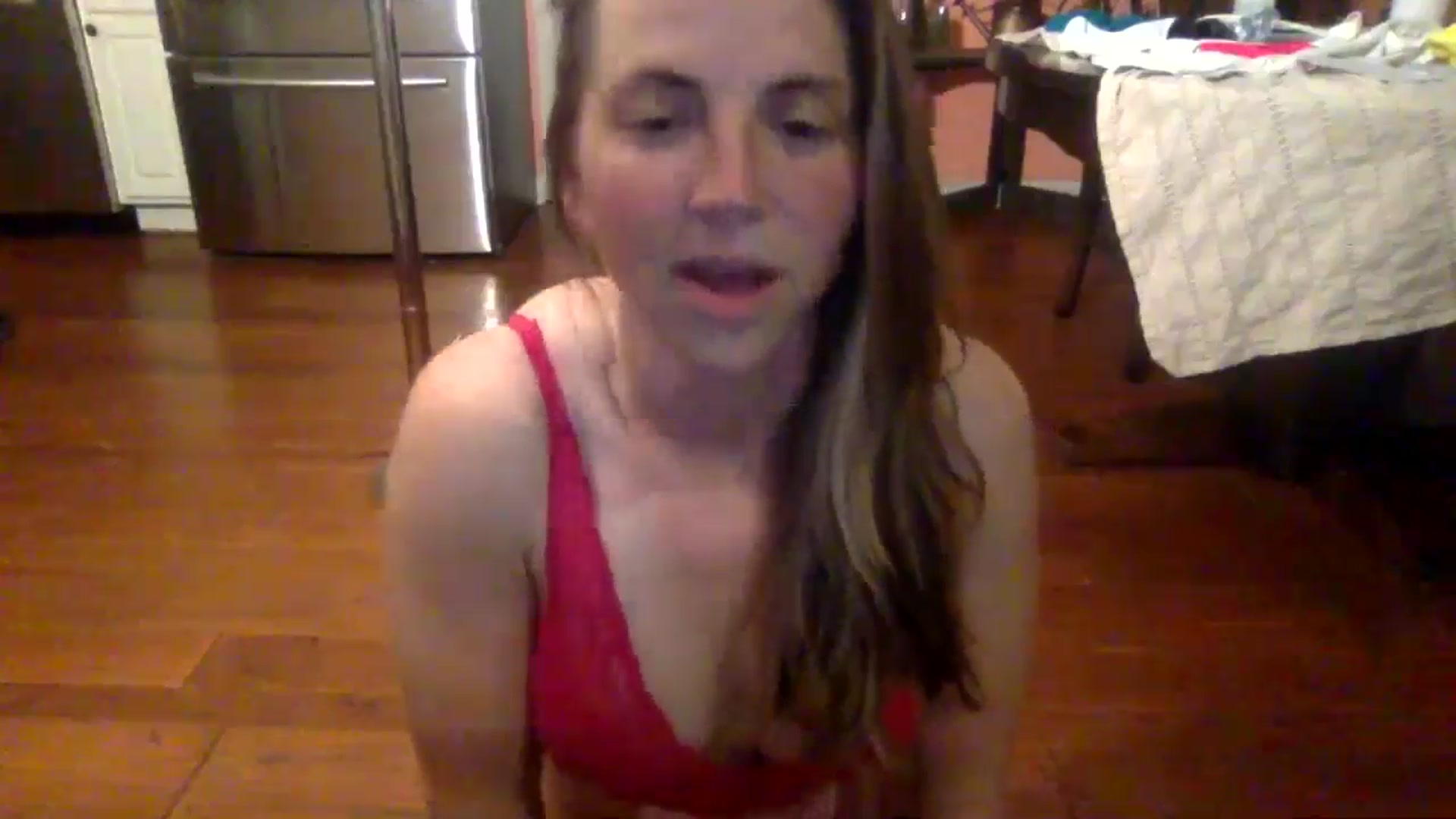 Gallery image thumbnail from GwenieDragon's myfreecams stream on, 05/05/2024, 02:07 image 11 of 20